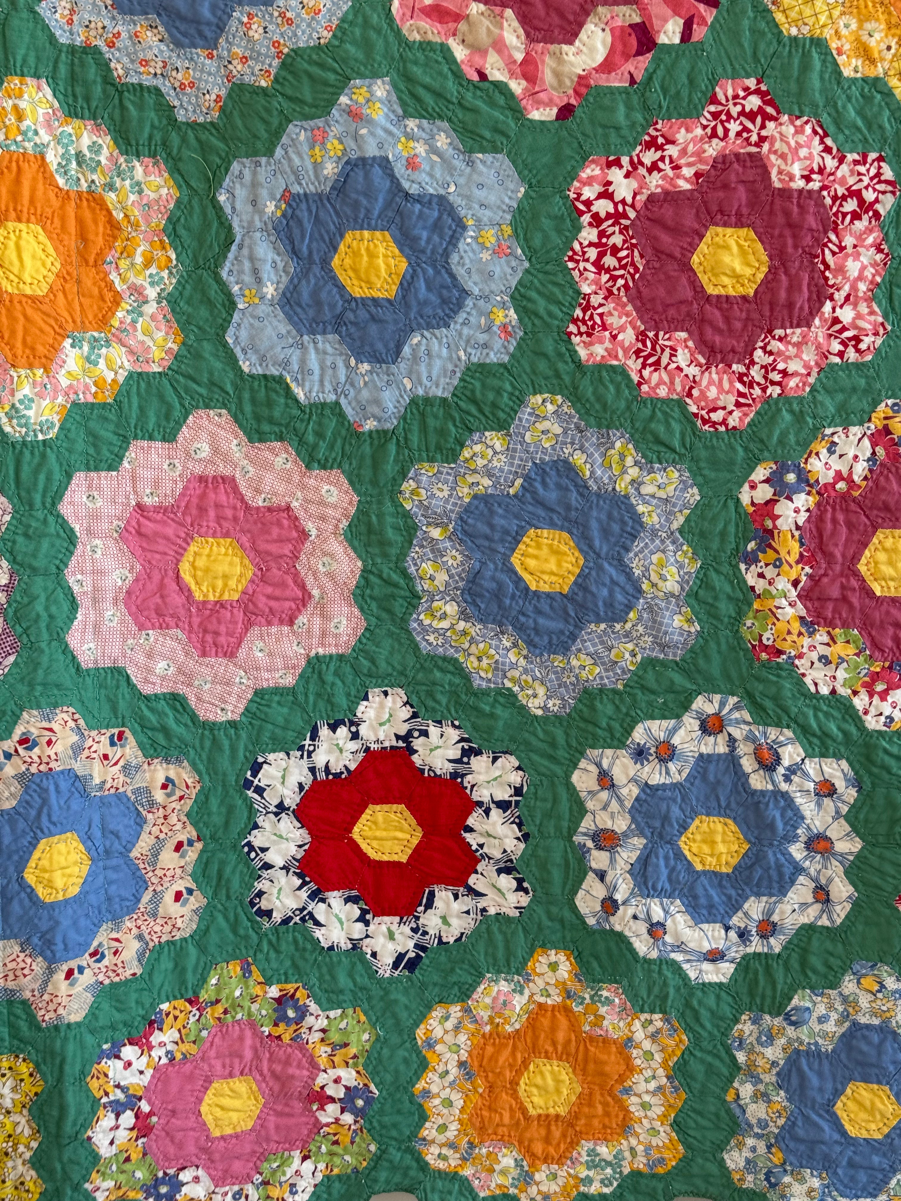 Vintage Nostalgic Grandma's Flower Garden Quilt