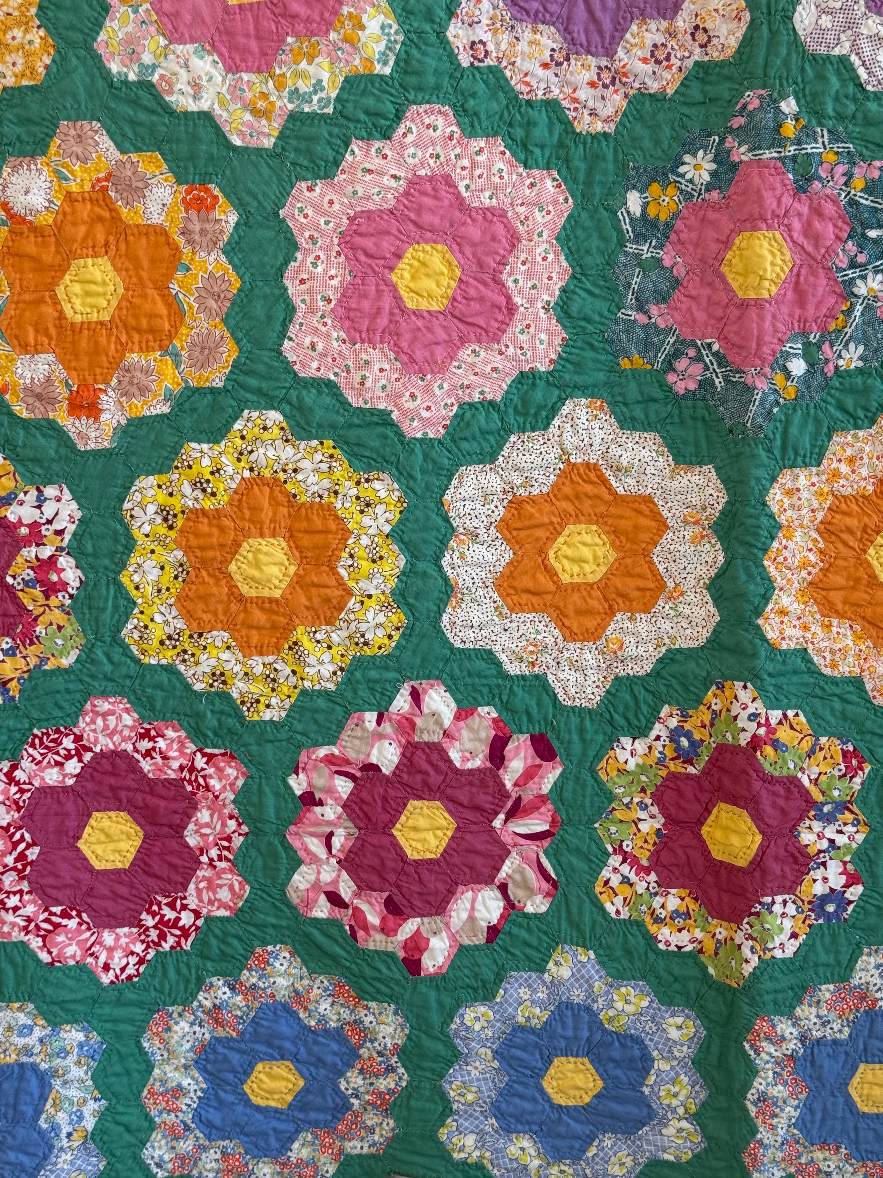Vintage Nostalgic Grandma's Flower Garden Quilt