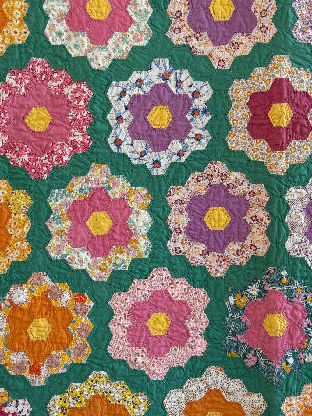 Vintage Nostalgic Grandma's Flower Garden Quilt