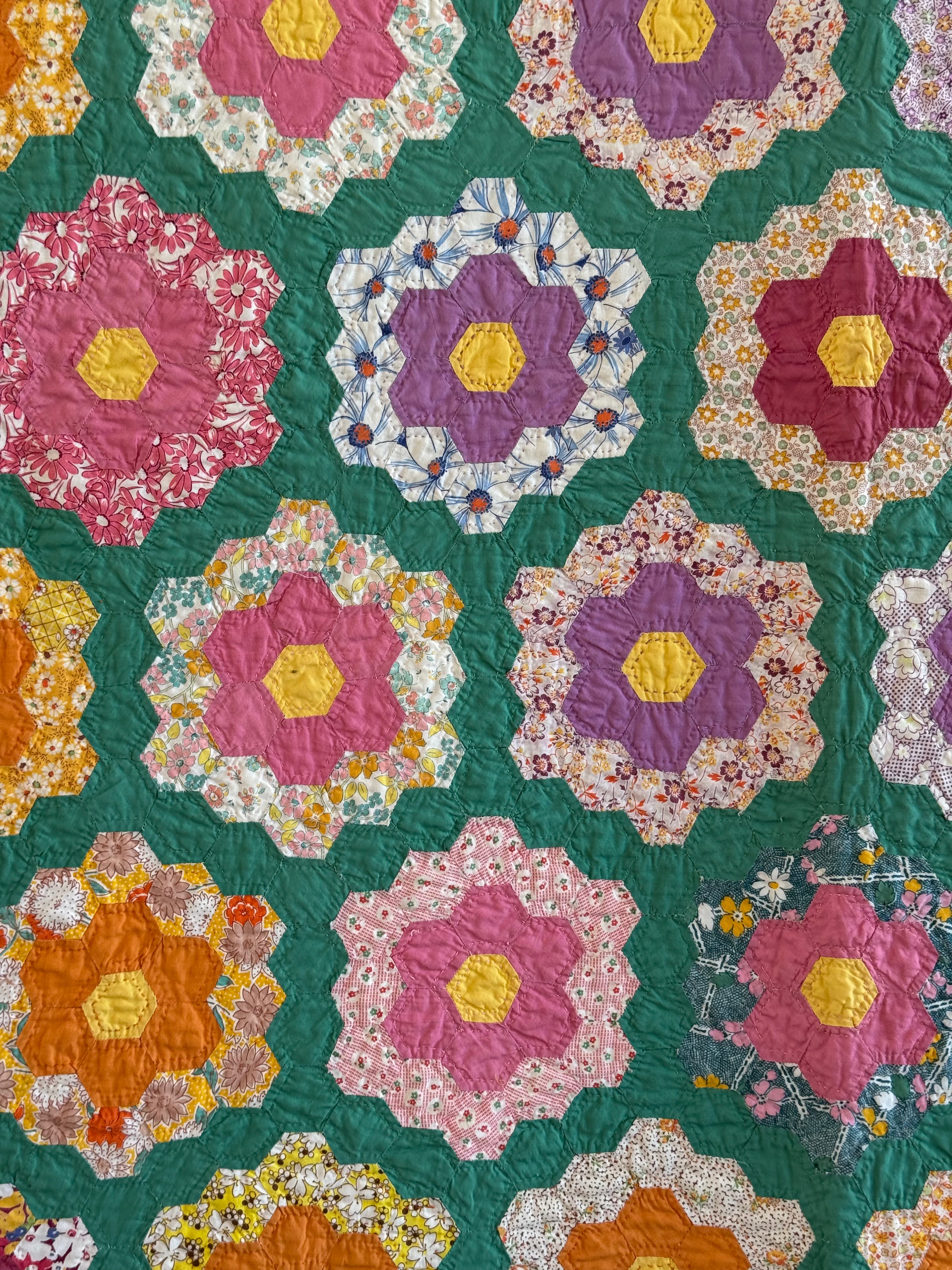 Vintage Nostalgic Grandma's Flower Garden Quilt