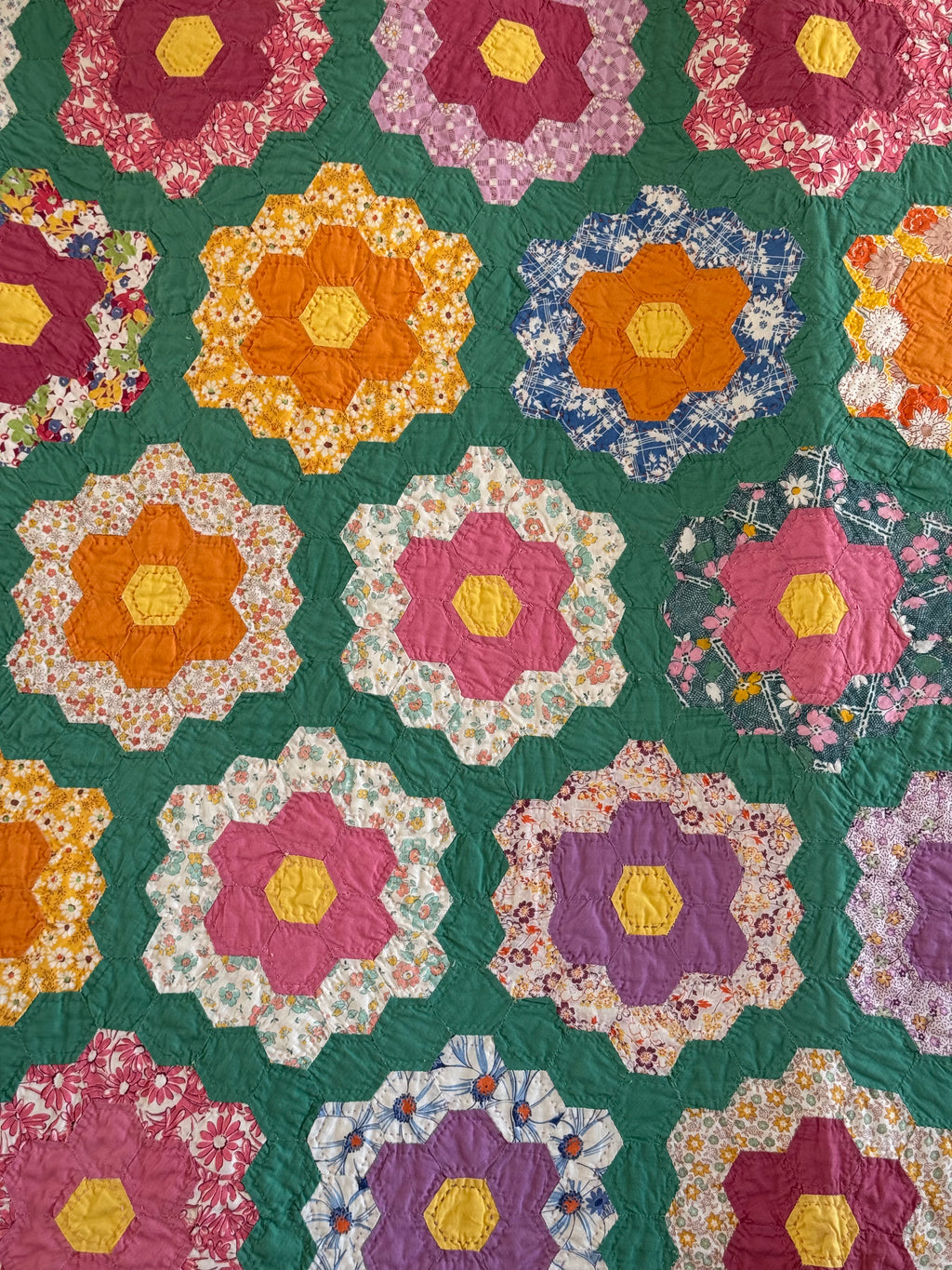 Vintage Nostalgic Grandma's Flower Garden Quilt