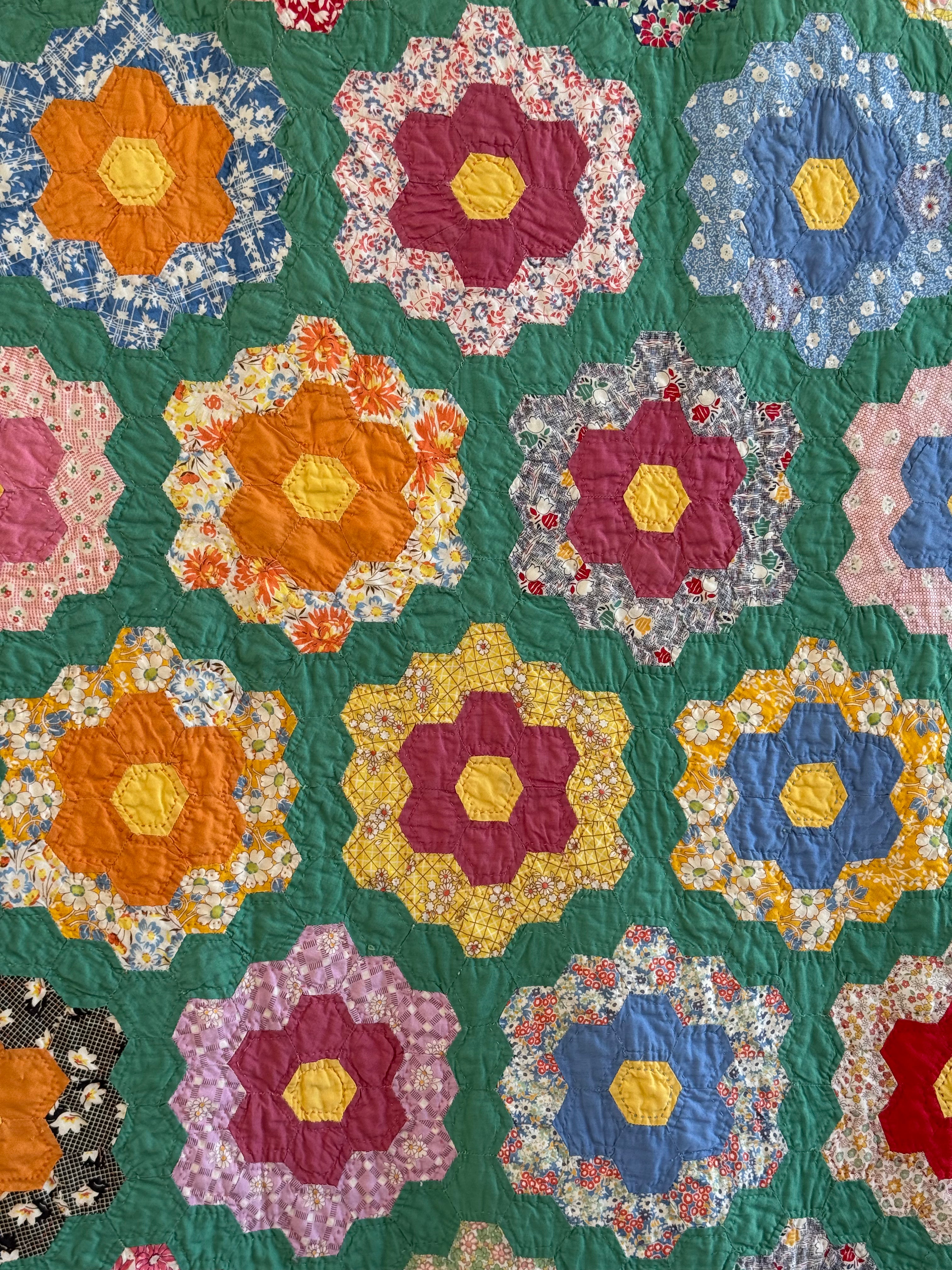 Vintage Nostalgic Grandma's Flower Garden Quilt