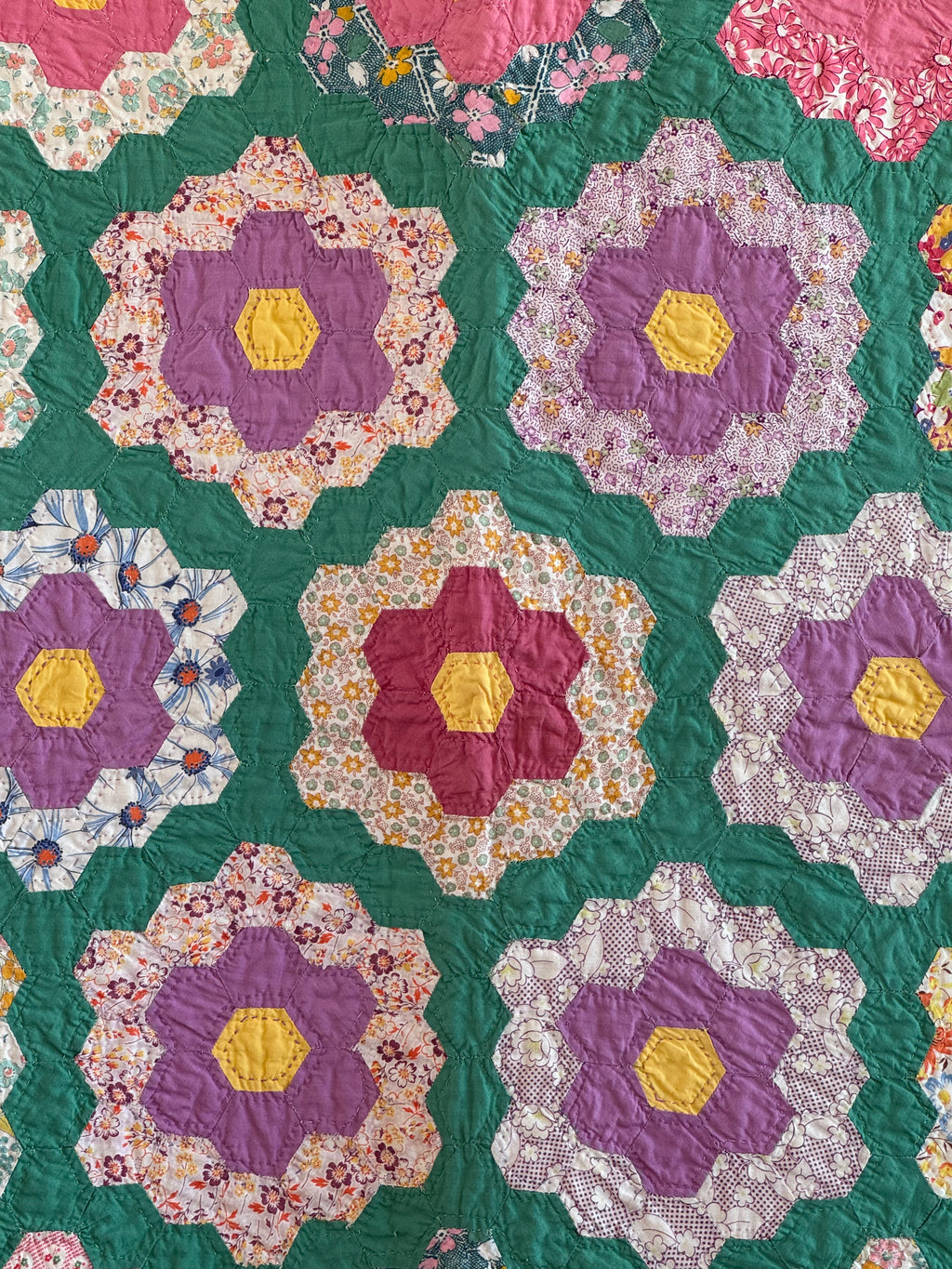 Vintage Nostalgic Grandma's Flower Garden Quilt