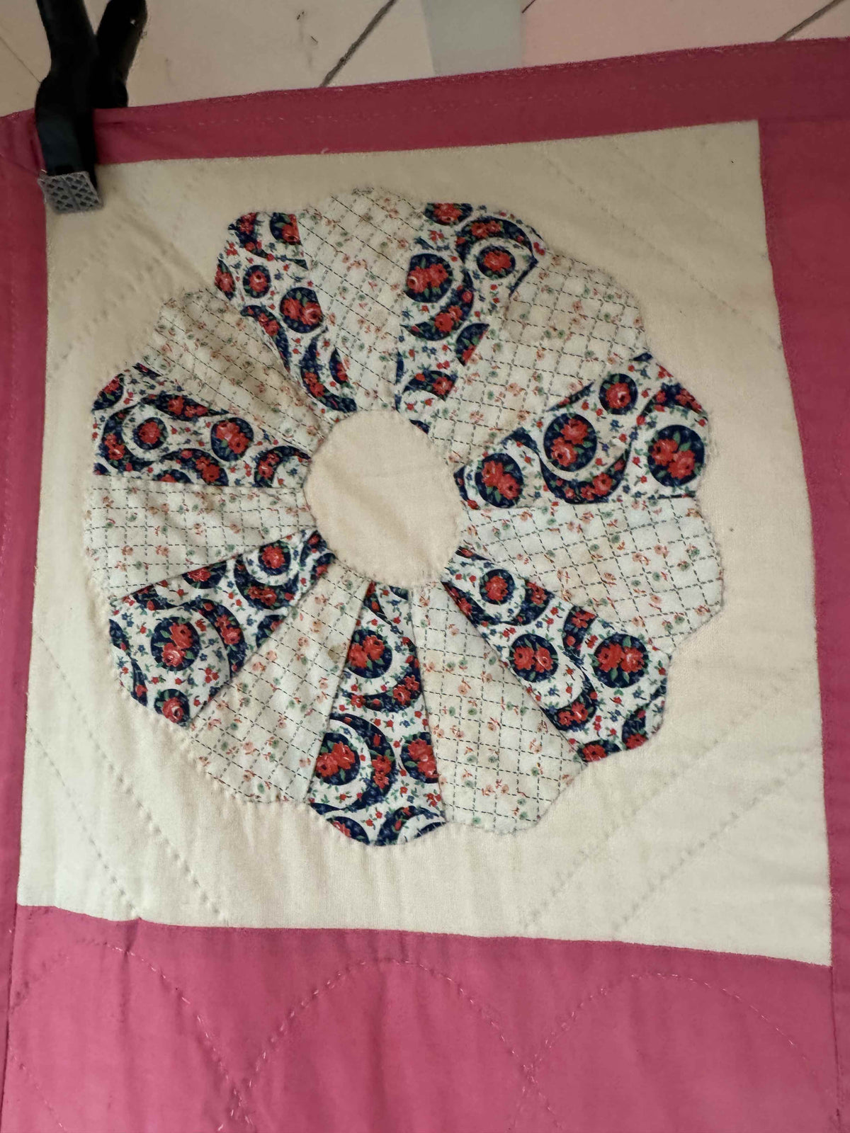 Vintage Quilt Dresden Plate
