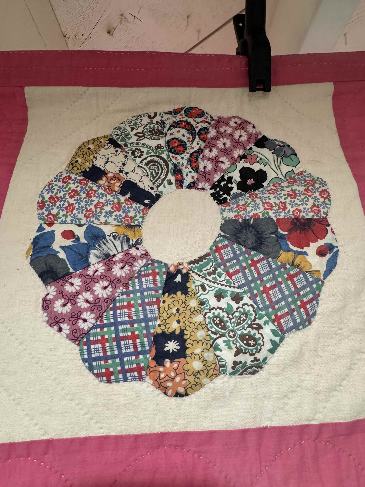 Vintage Quilt Dresden Plate
