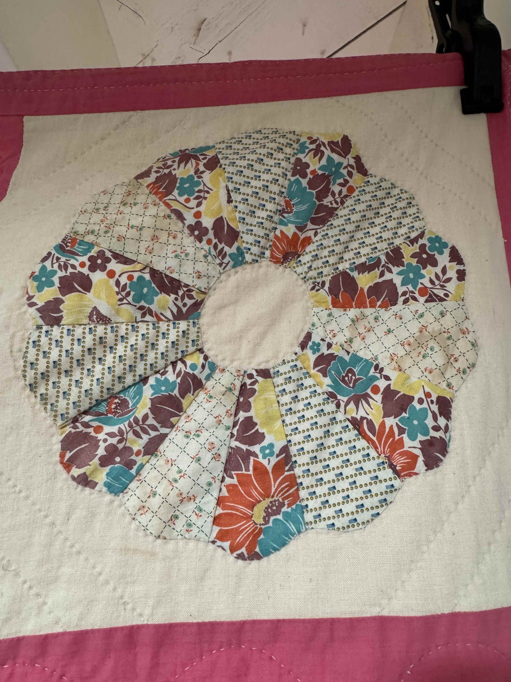 Vintage Quilt Dresden Plate