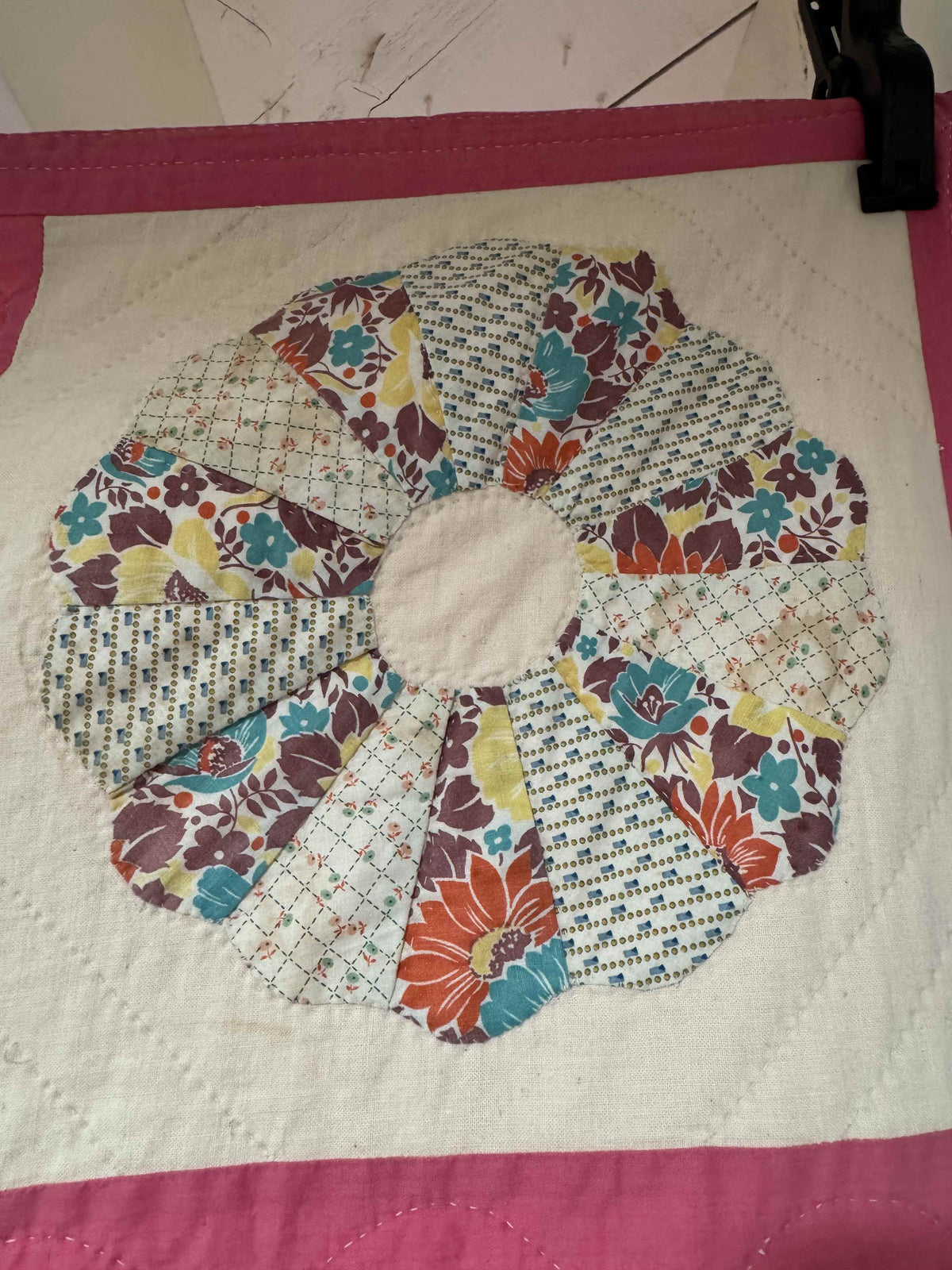 Vintage Quilt Dresden Plate