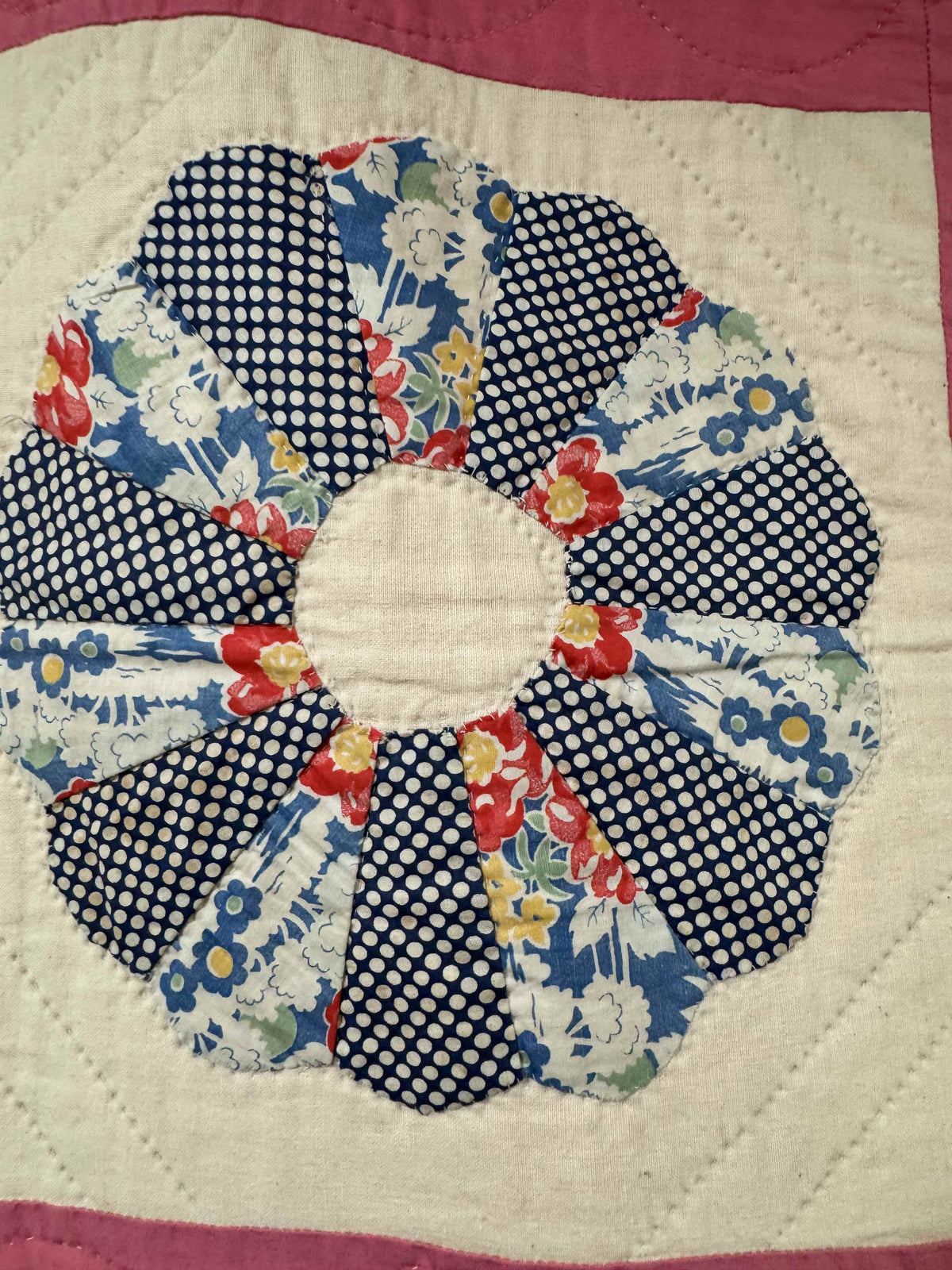 Vintage Quilt Dresden Plate