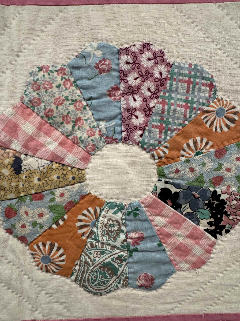 Vintage Quilt Dresden Plate