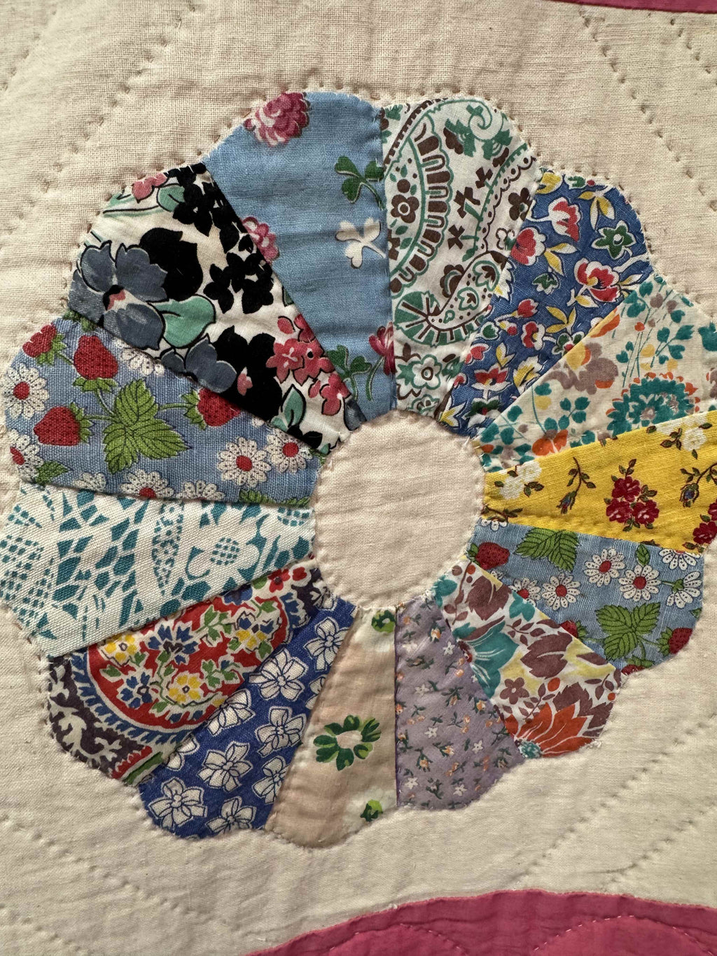 Vintage Quilt Dresden Plate