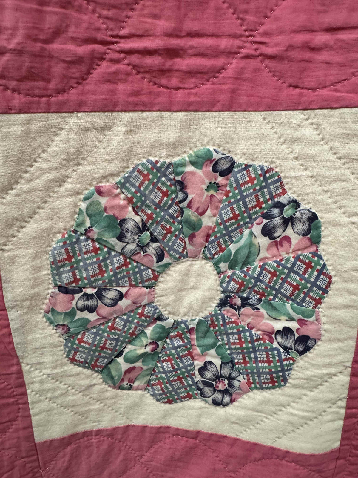 Vintage Quilt Dresden Plate