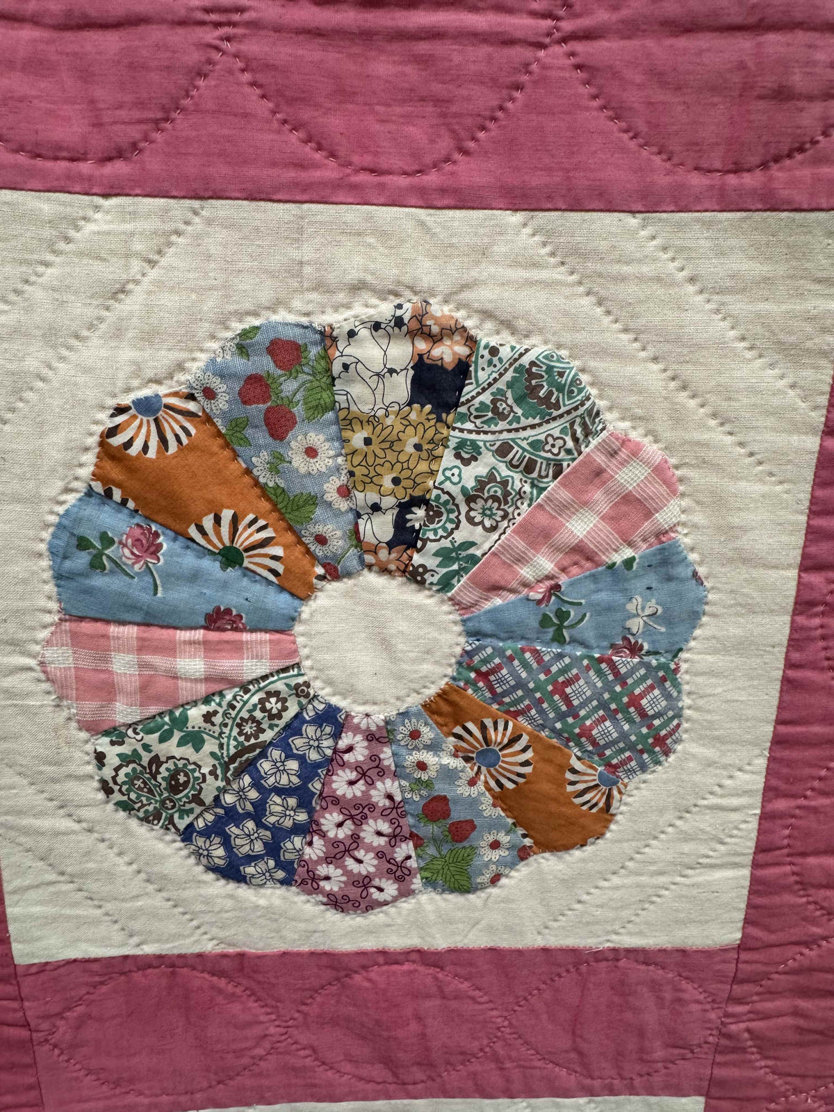 Vintage Quilt Dresden Plate