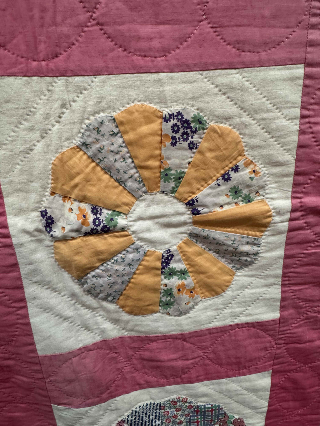 Vintage Quilt Dresden Plate