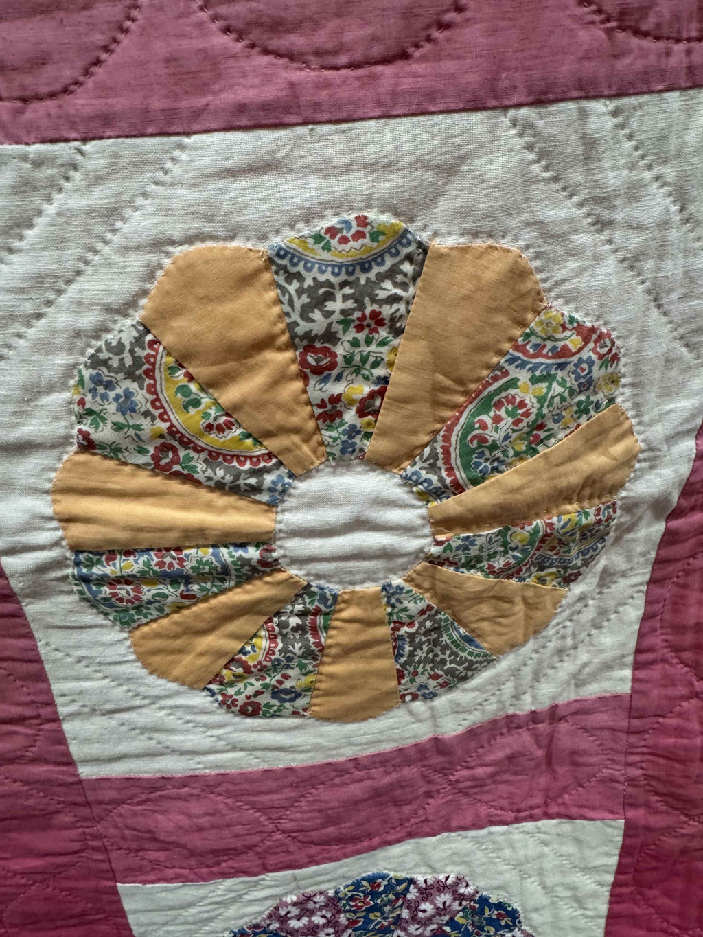 Vintage Quilt Dresden Plate