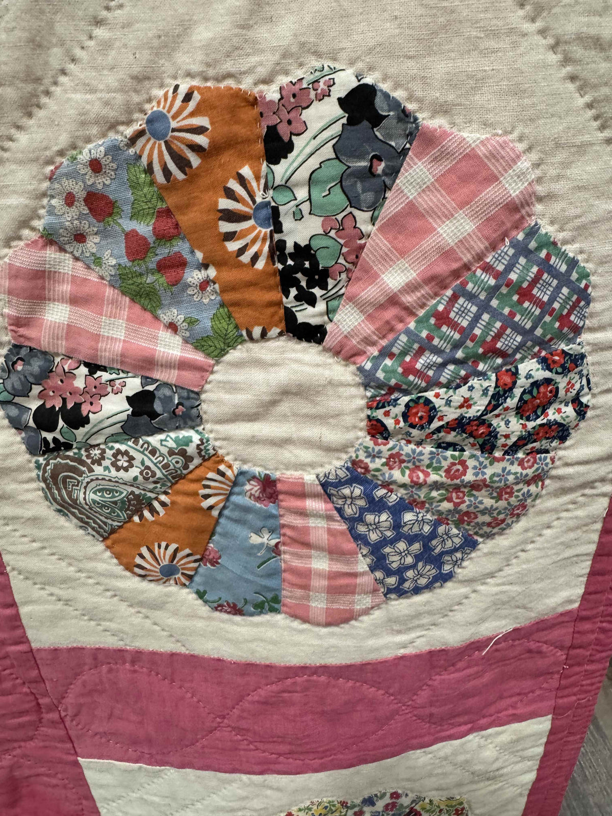 Vintage Quilt Dresden Plate