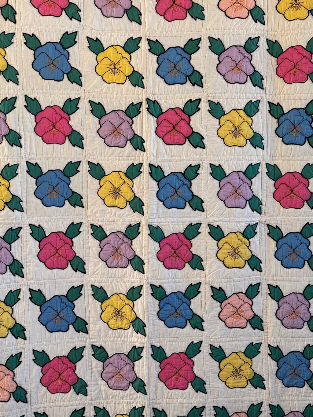 Vintage Pansy Bouquet Quilt