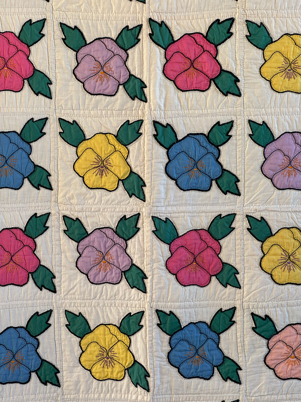 Vintage Pansy Bouquet Quilt