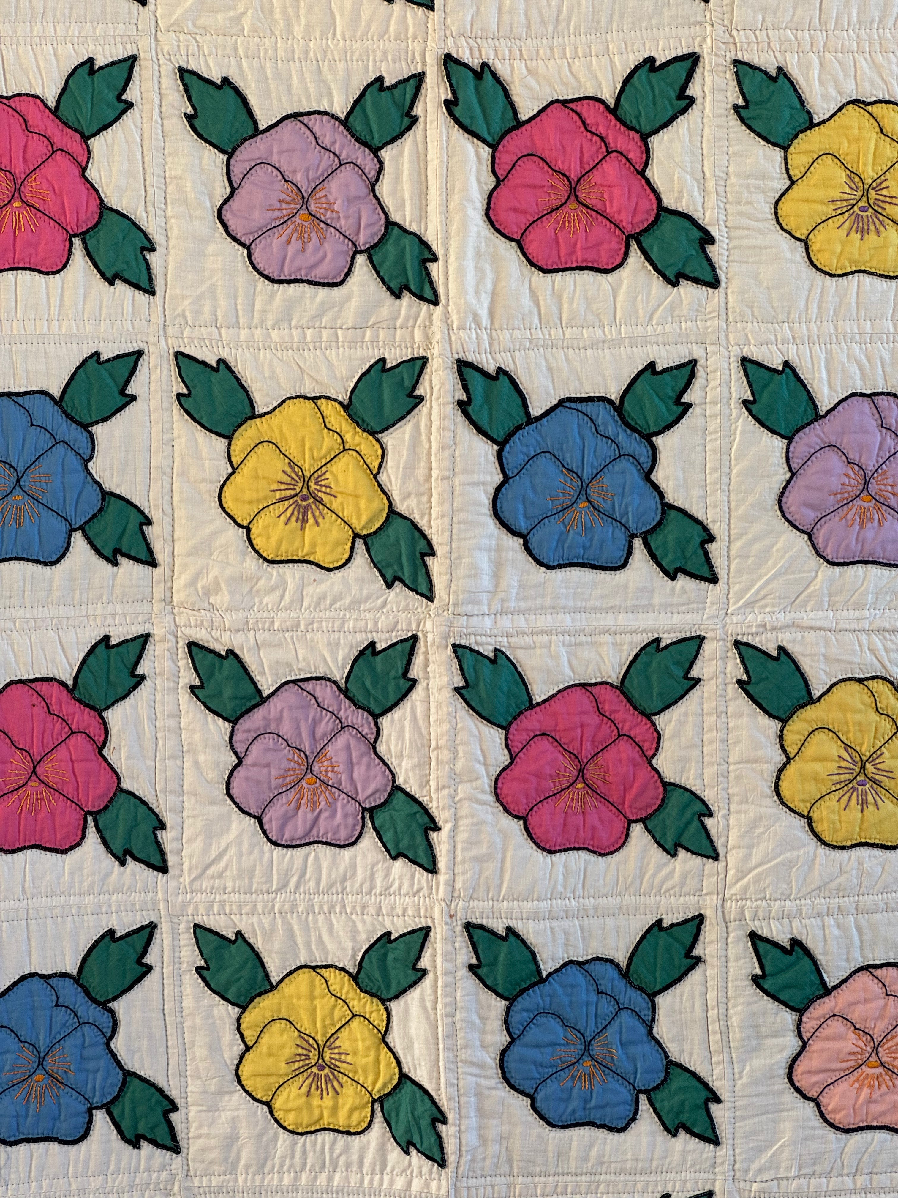 Vintage Pansy Bouquet Quilt