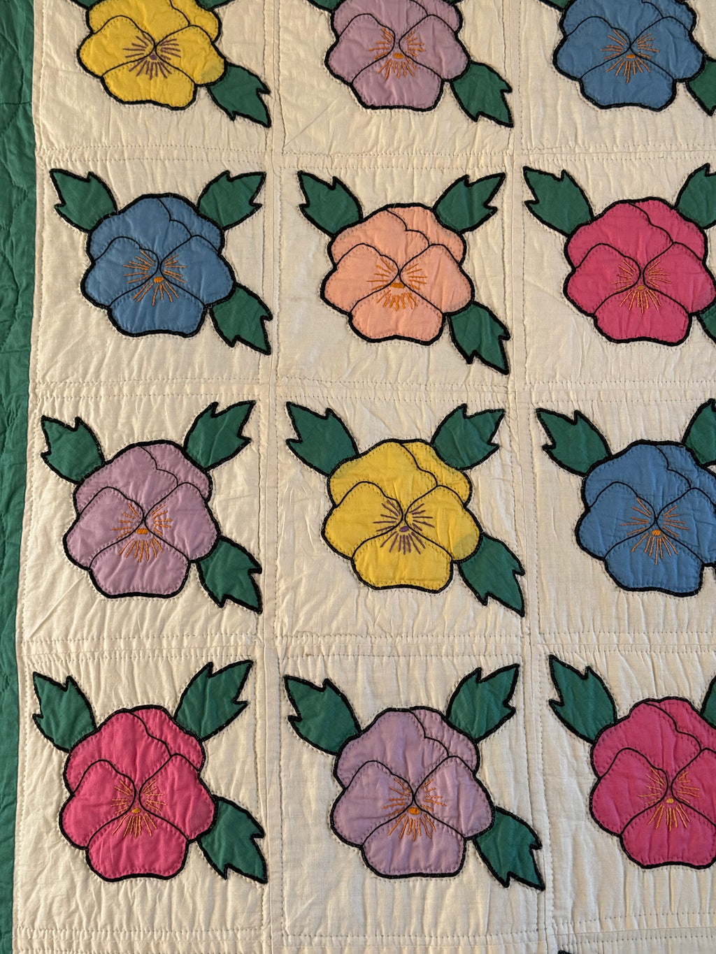 Vintage Pansy Bouquet Quilt