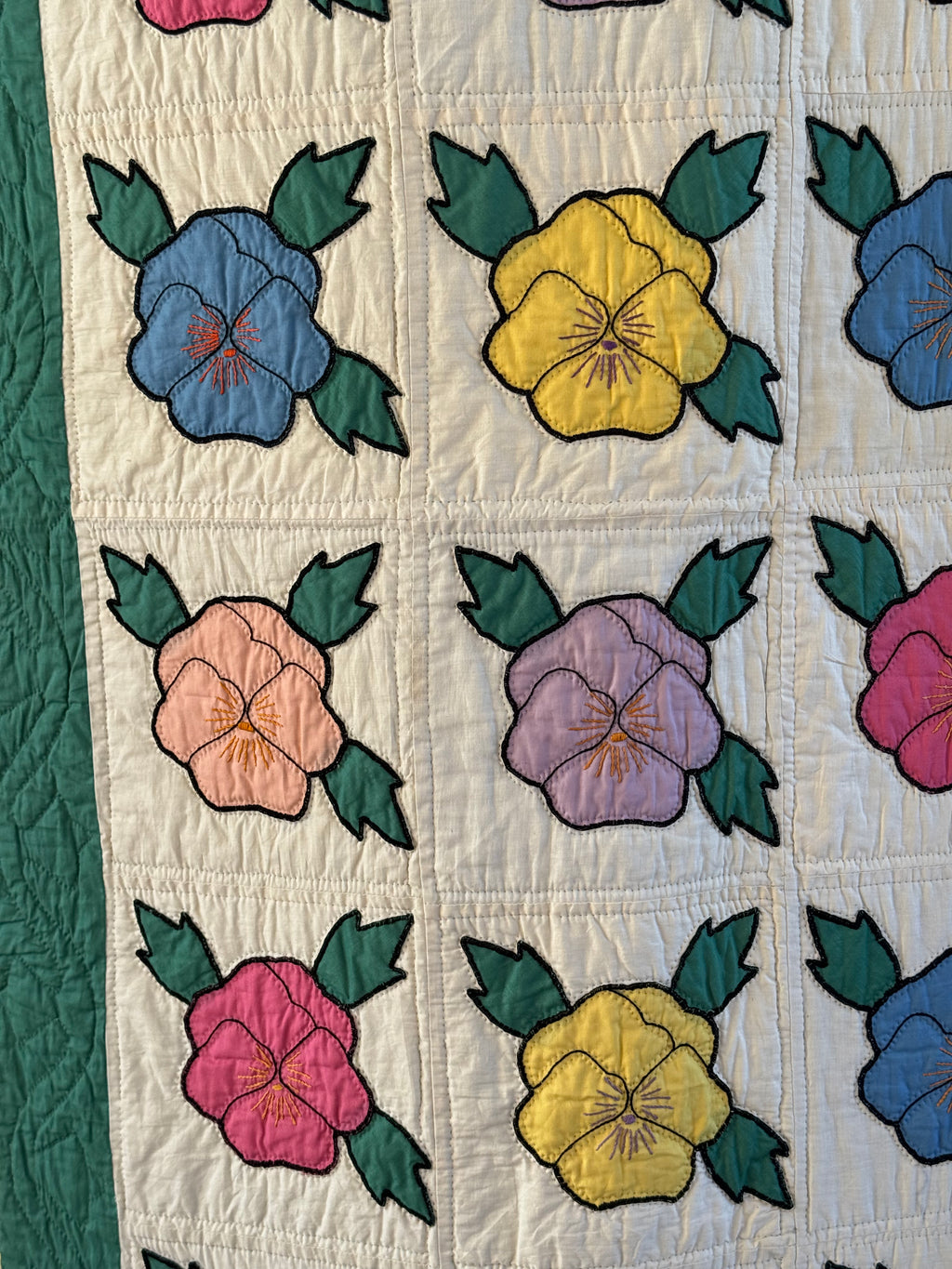 Vintage Pansy Bouquet Quilt