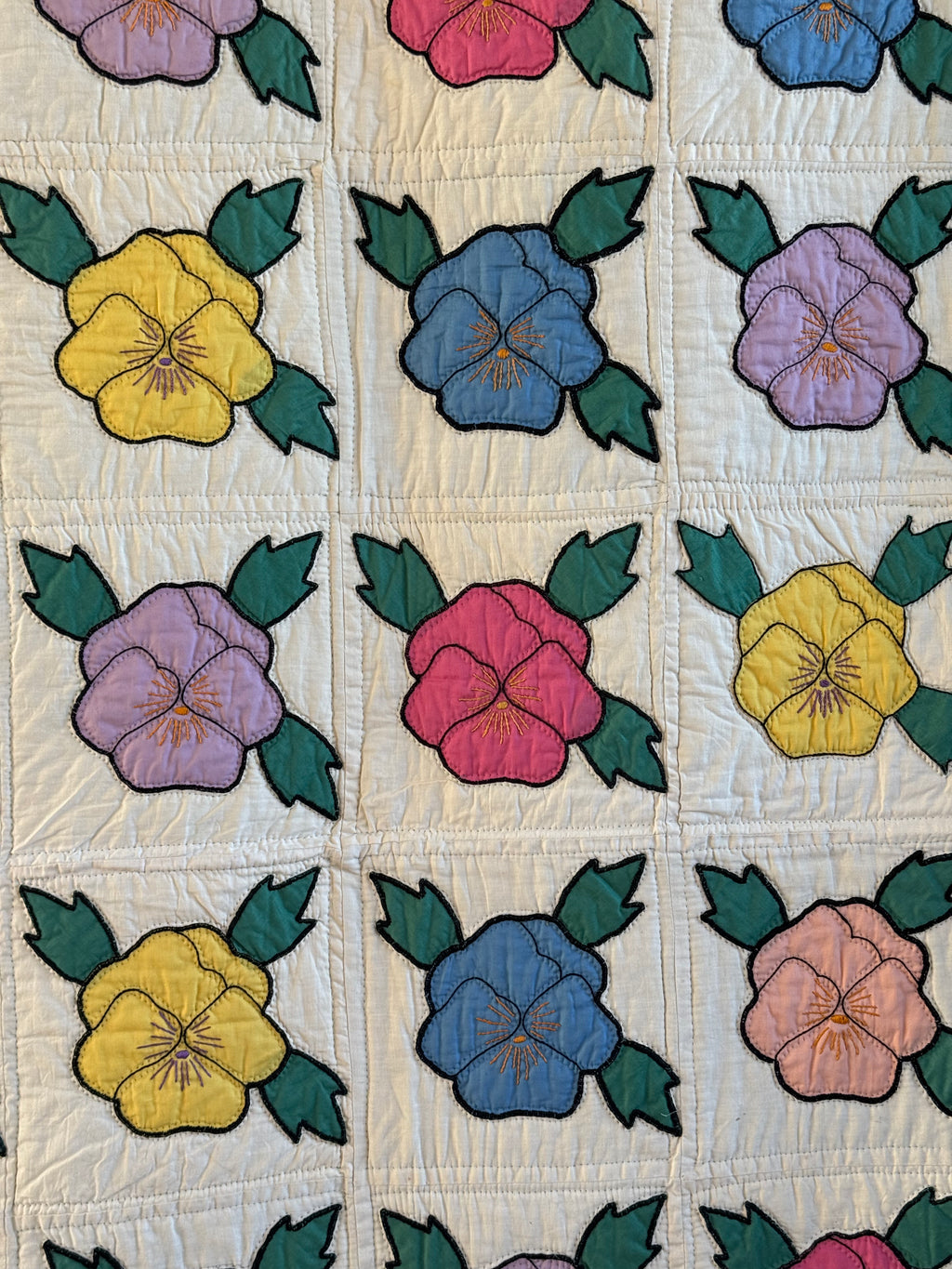 Vintage Pansy Bouquet Quilt