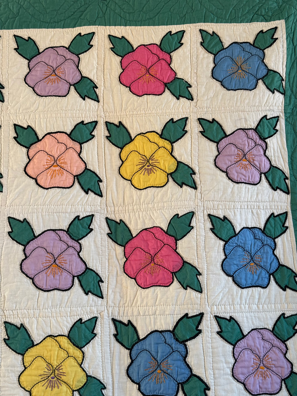 Vintage Pansy Bouquet Quilt