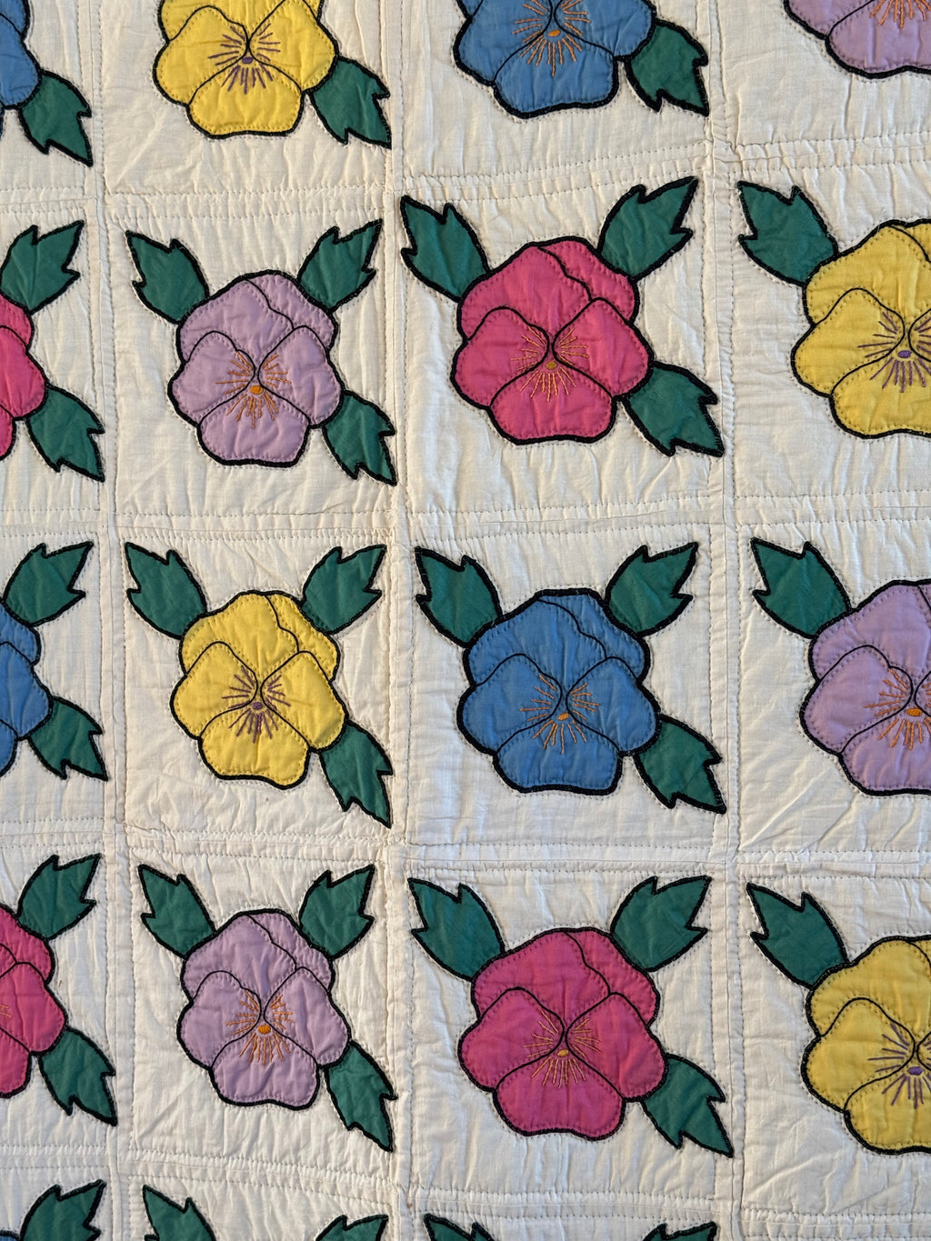 Vintage Pansy Bouquet Quilt
