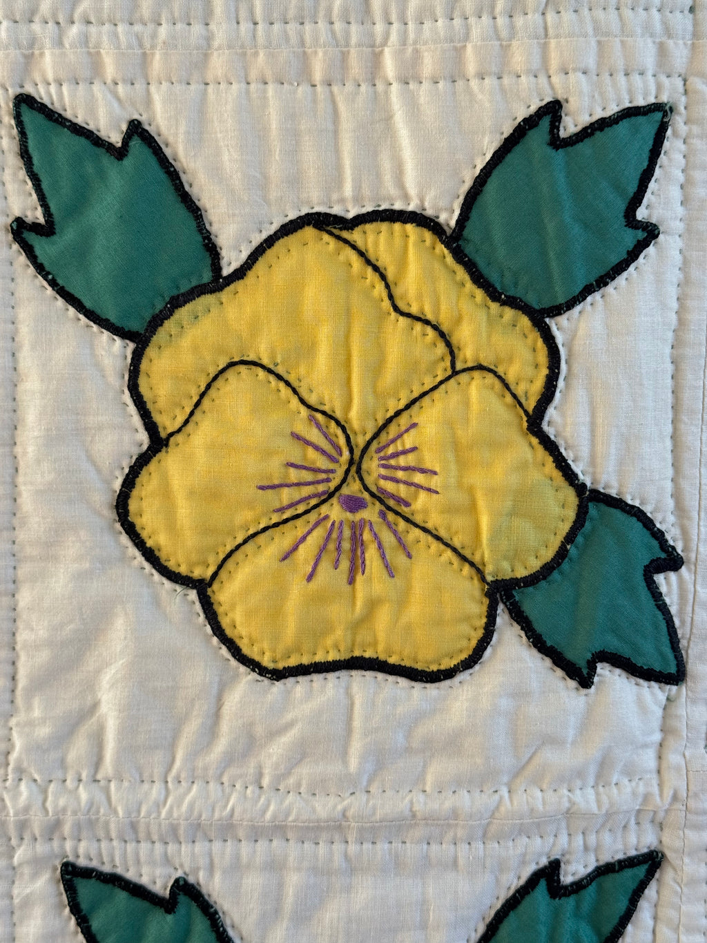 Vintage Pansy Bouquet Quilt