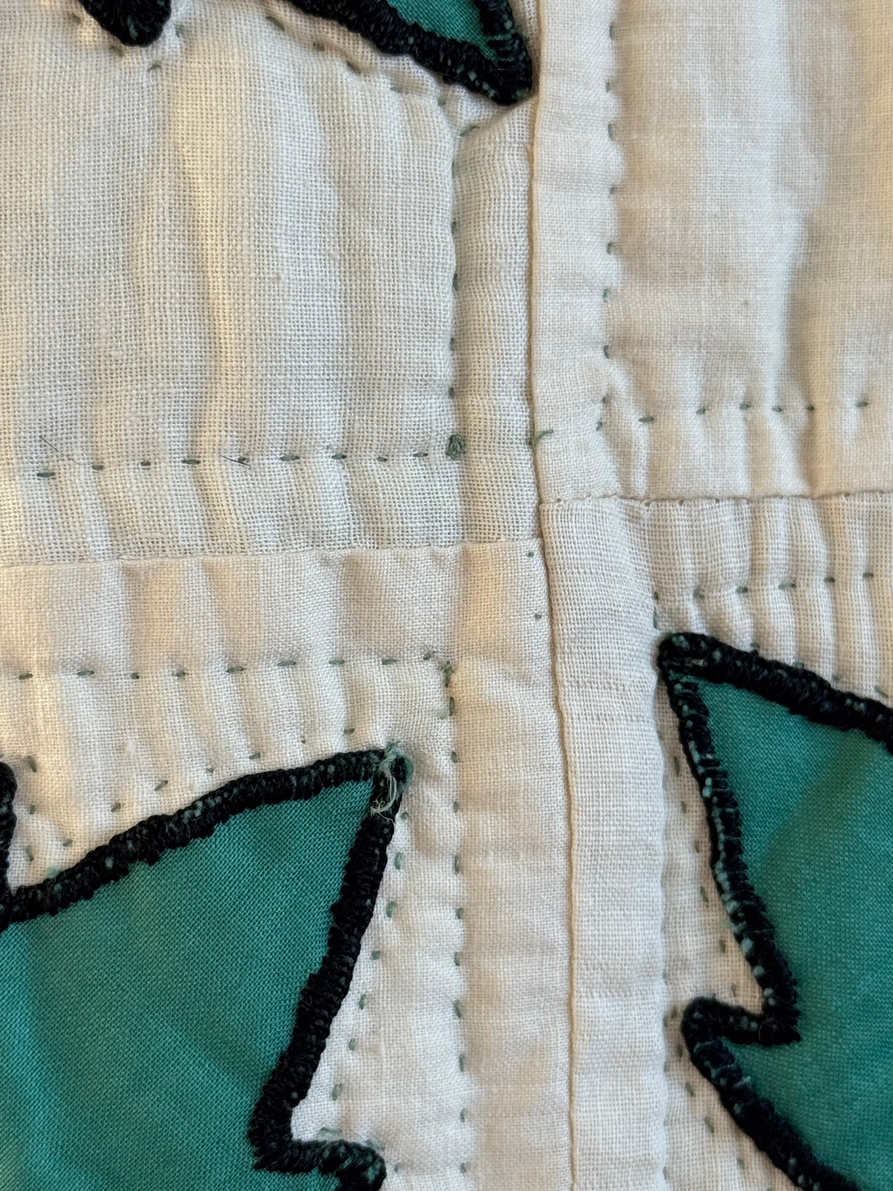 Vintage Pansy Bouquet Quilt