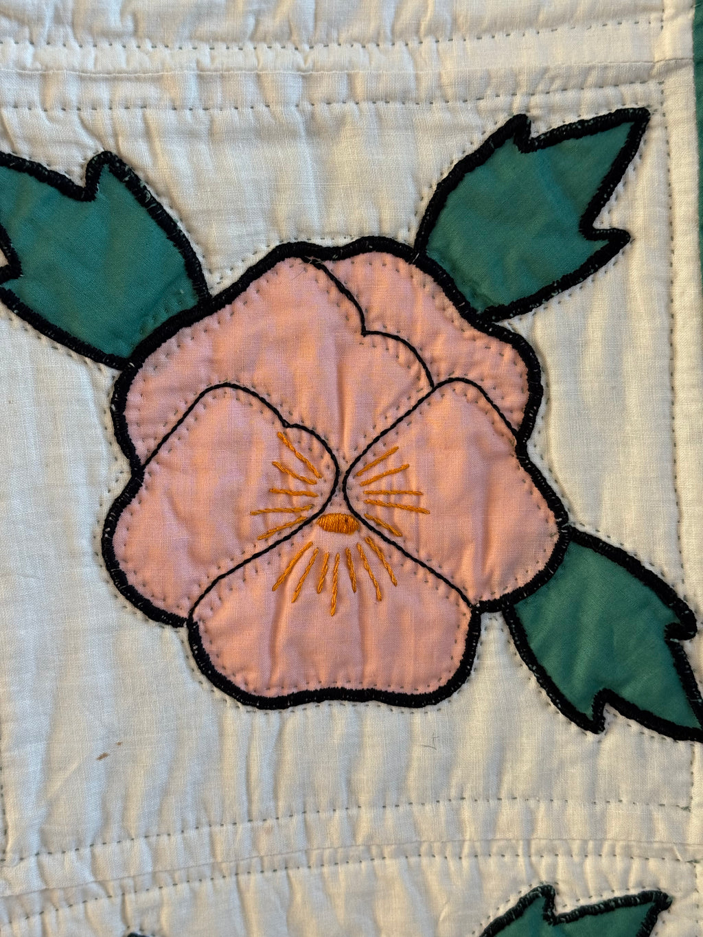 Vintage Pansy Bouquet Quilt