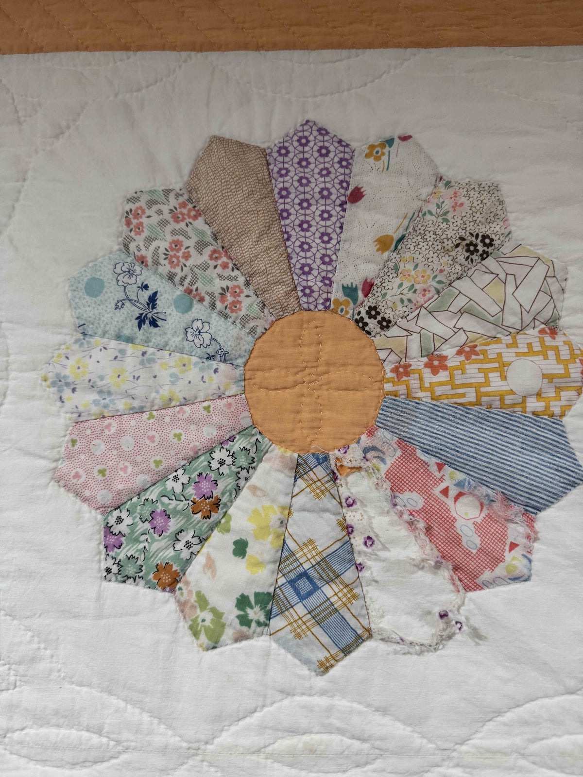 **SOLD Vintage Quilt Dresden Plate SOLD**
