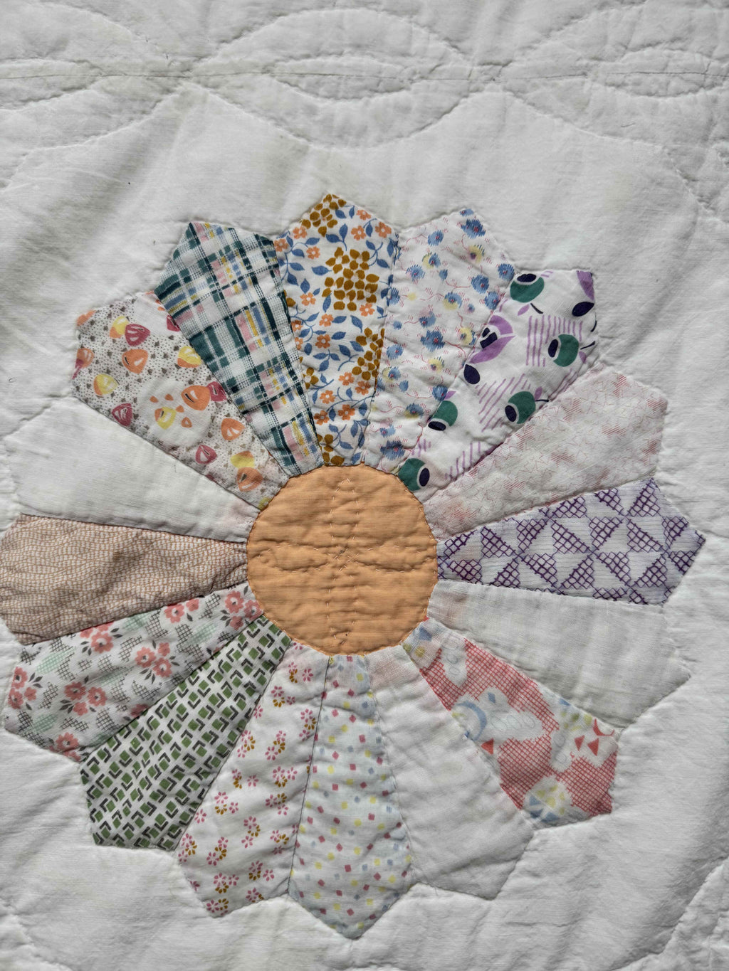 **SOLD Vintage Quilt Dresden Plate SOLD**