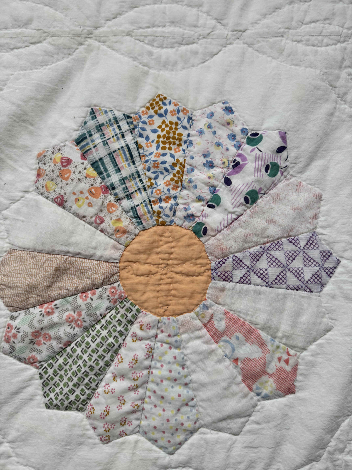 **SOLD Vintage Quilt Dresden Plate SOLD**