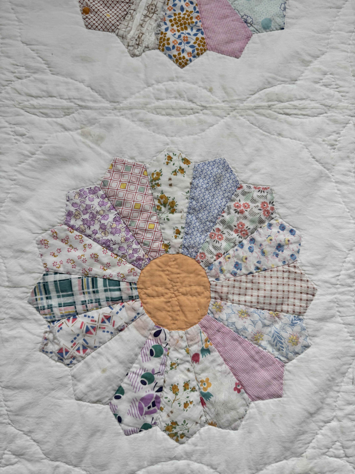 **SOLD Vintage Quilt Dresden Plate SOLD**