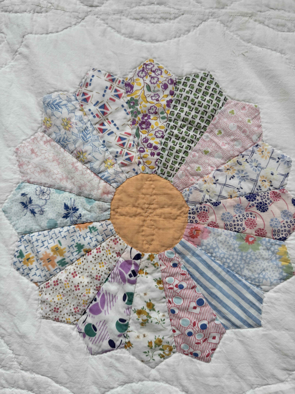 **SOLD Vintage Quilt Dresden Plate SOLD**
