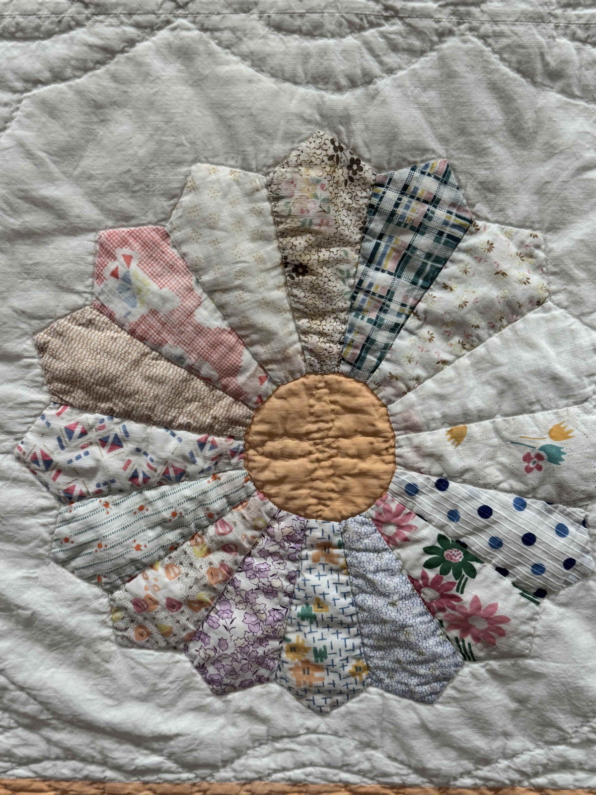 **SOLD Vintage Quilt Dresden Plate SOLD**