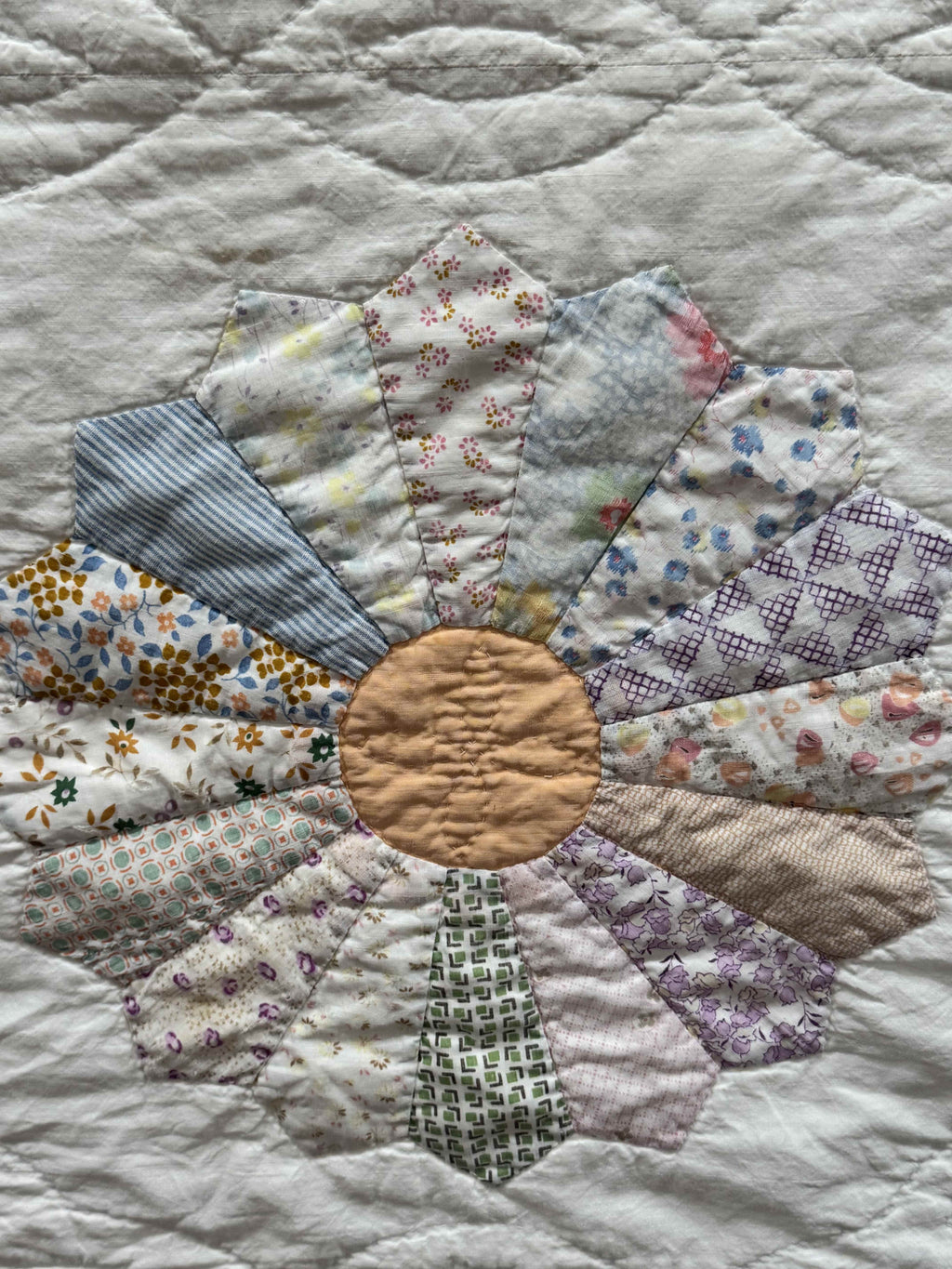 **SOLD Vintage Quilt Dresden Plate SOLD**
