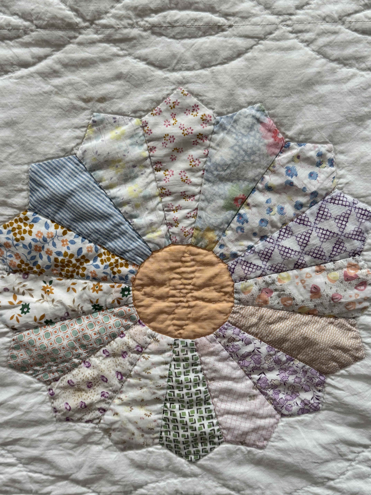 **SOLD Vintage Quilt Dresden Plate SOLD**