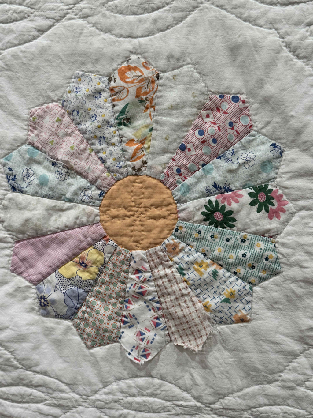 **SOLD Vintage Quilt Dresden Plate SOLD**
