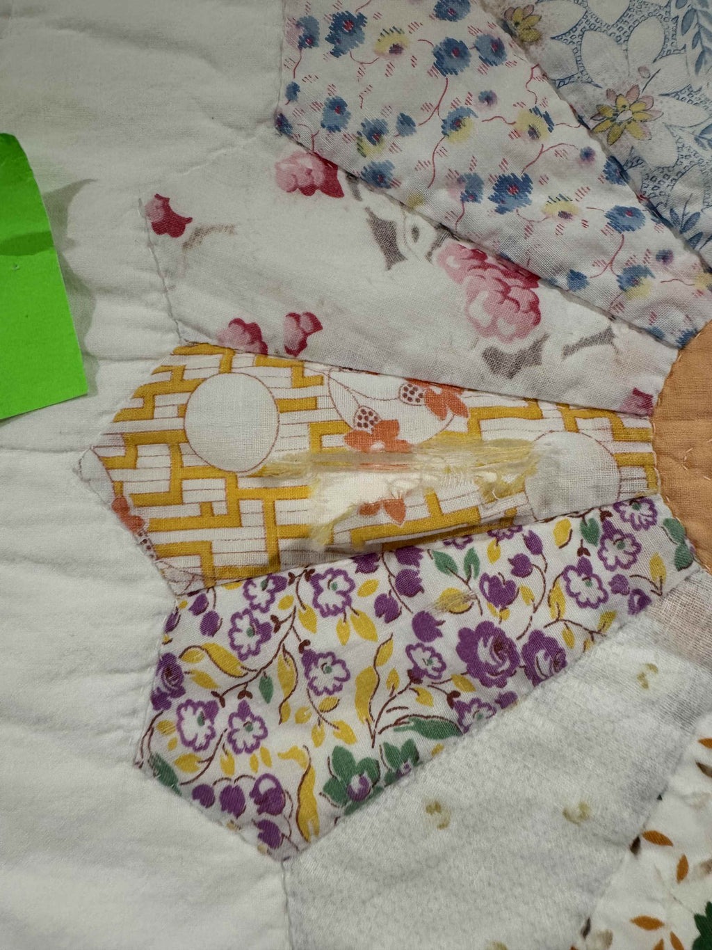 **SOLD Vintage Quilt Dresden Plate SOLD**