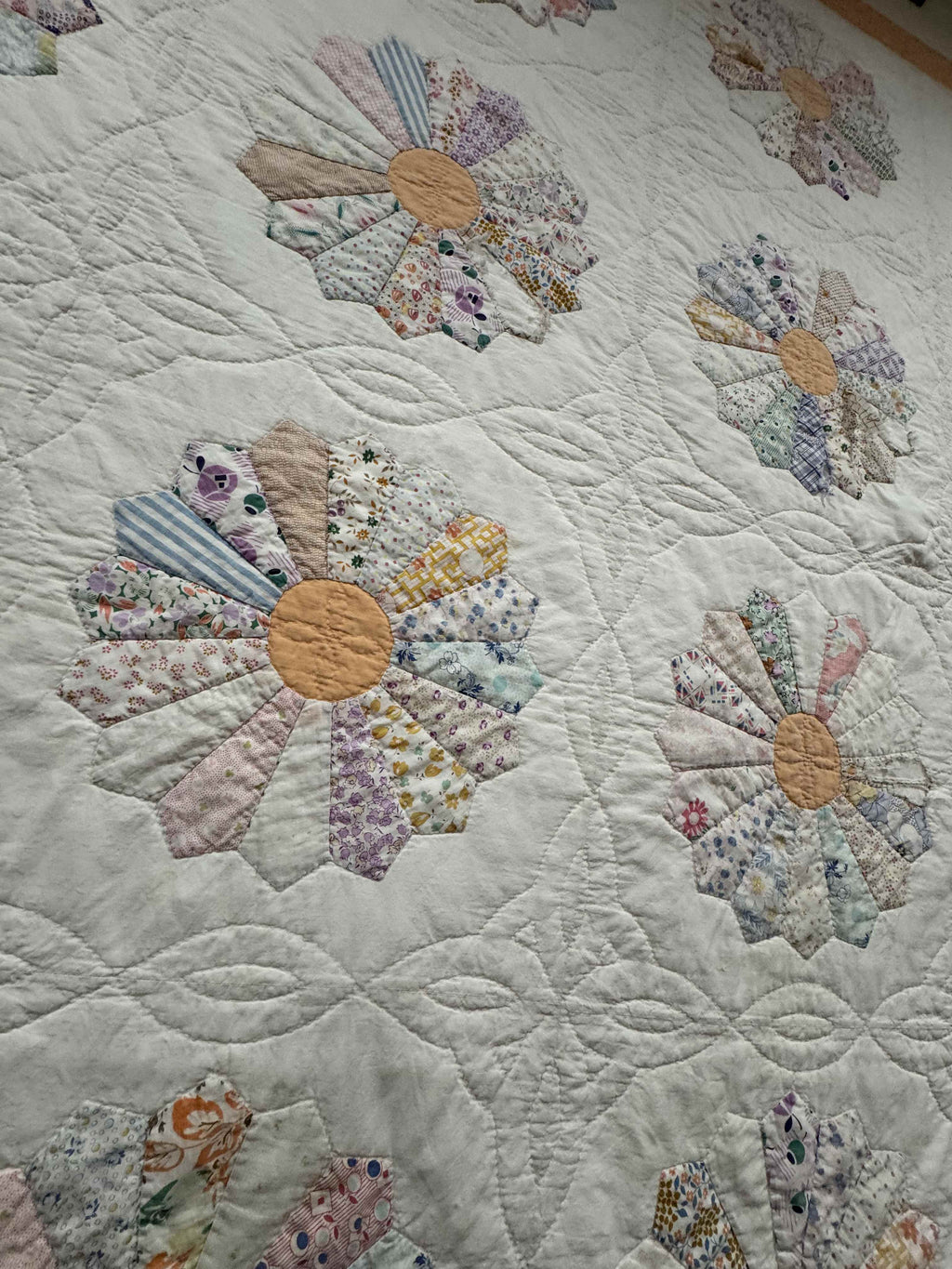 **SOLD Vintage Quilt Dresden Plate SOLD**
