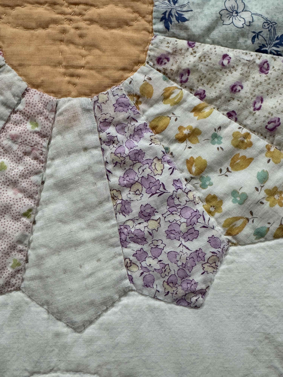 **SOLD Vintage Quilt Dresden Plate SOLD**
