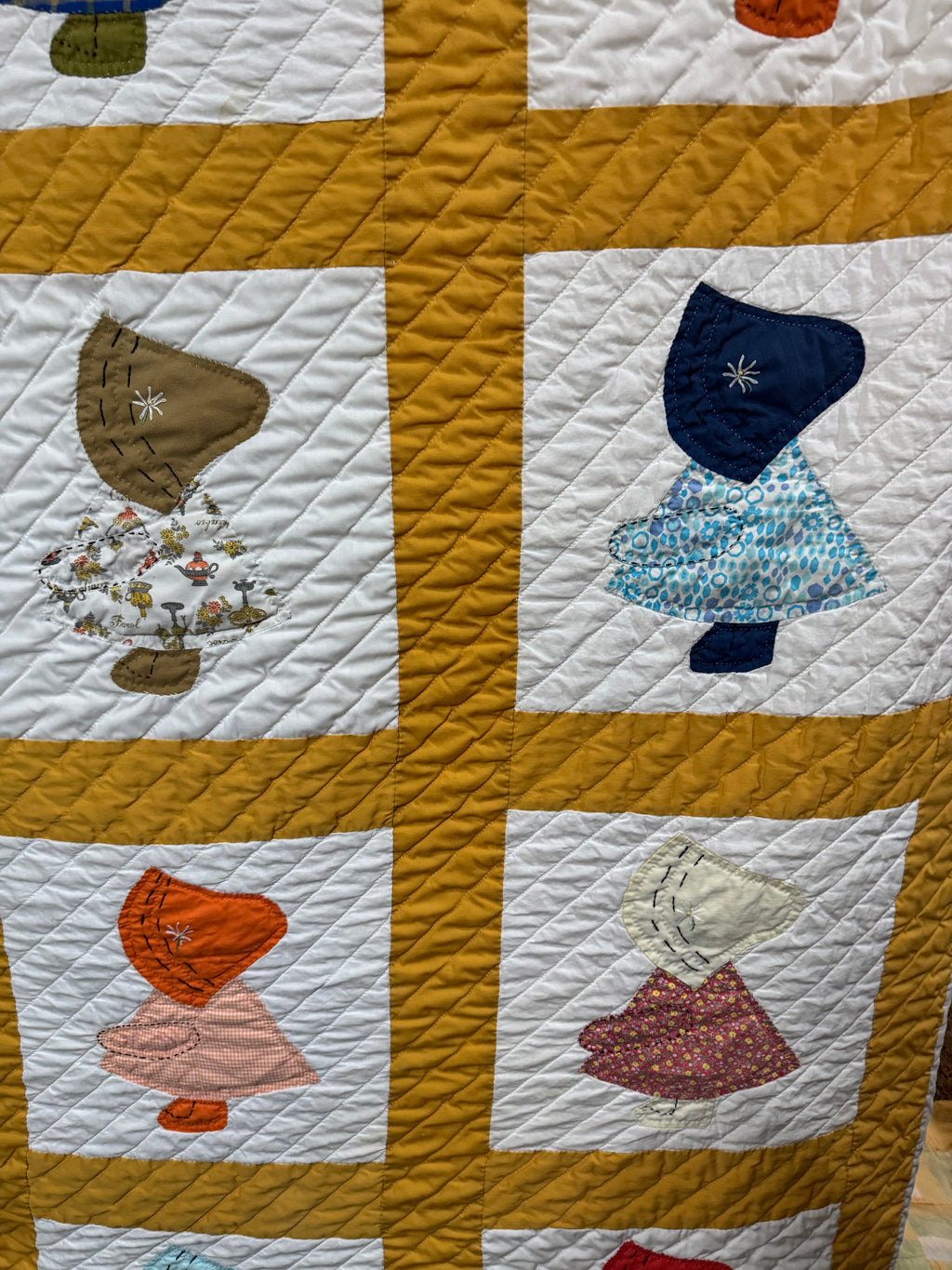Golden Sunbonnet Sue Quilt **SOLD**