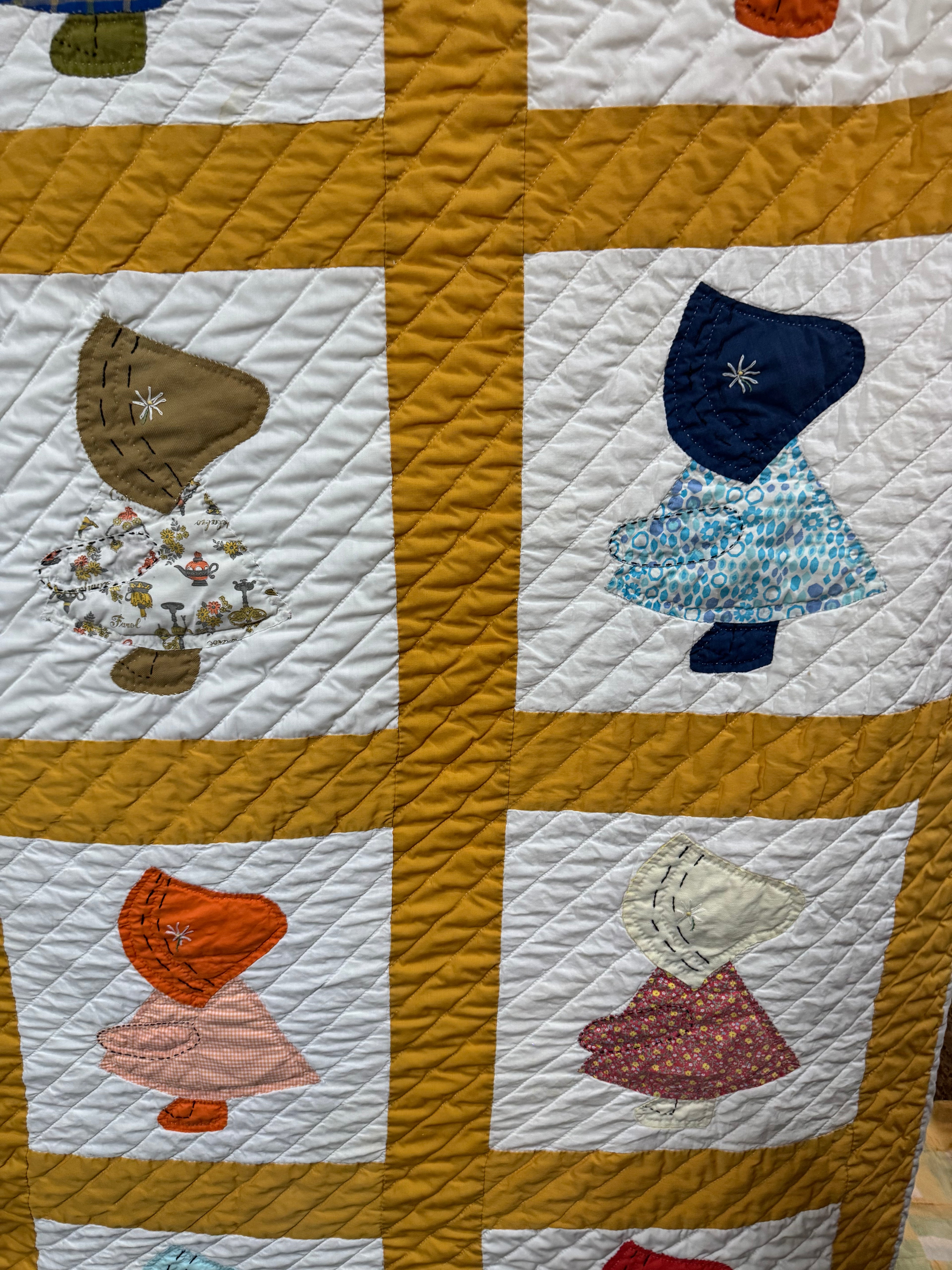 Golden Sunbonnet Sue Quilt **SOLD**