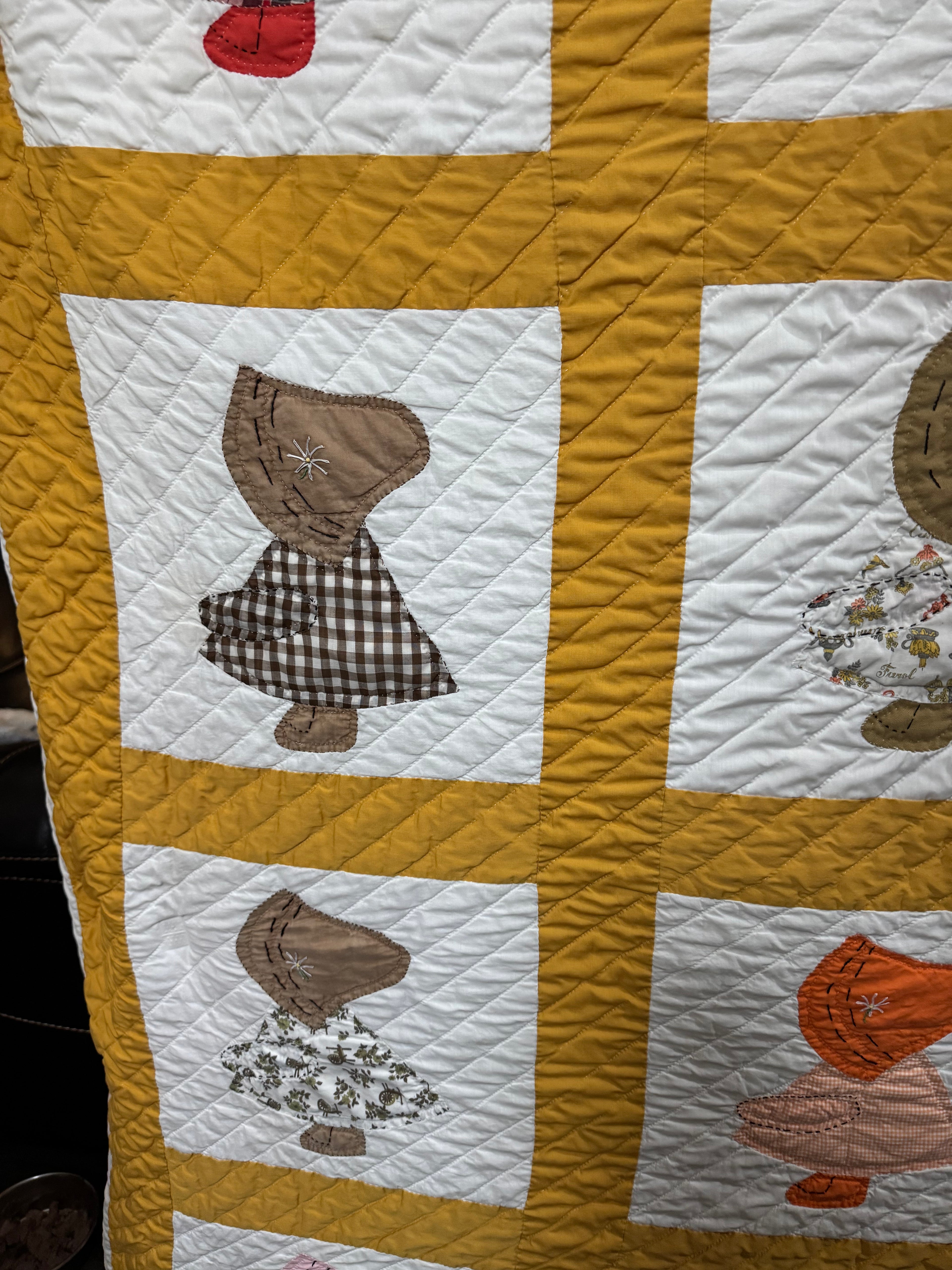 Golden Sunbonnet Sue Quilt **SOLD**