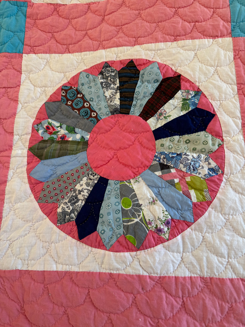 Abbie Cooper's Vintage Dresden Plate Quilt - Dated