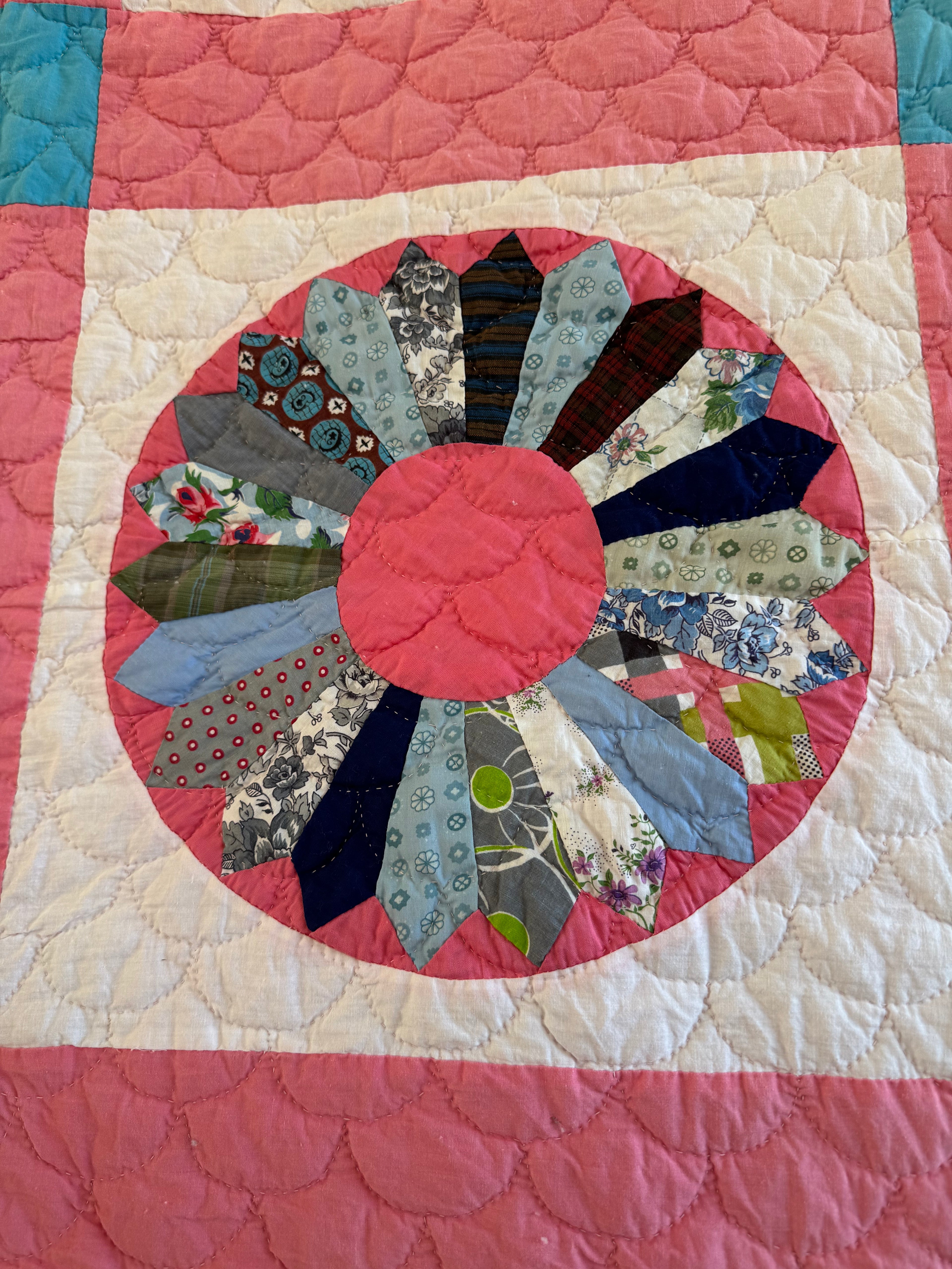 Abbie Cooper's Vintage Dresden Plate Quilt - Dated