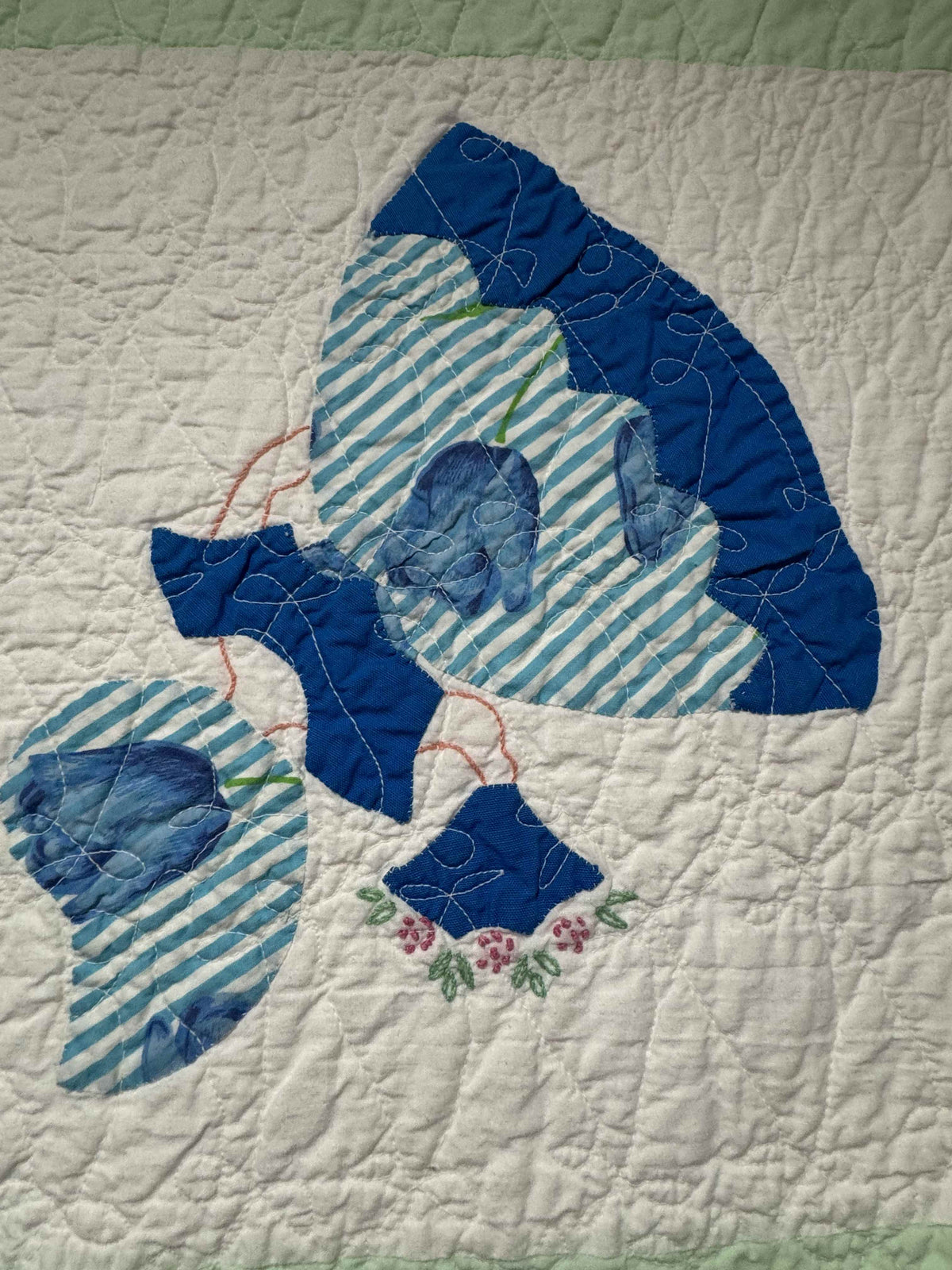 **SOLD Vintage Quilt Sunbonnet Sue with Nosegay SOLD**