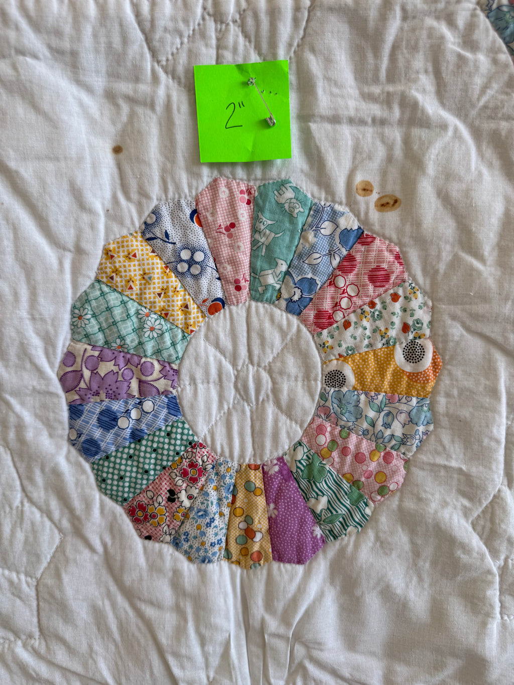 Vintage Sunny Dresden Plate Quilt