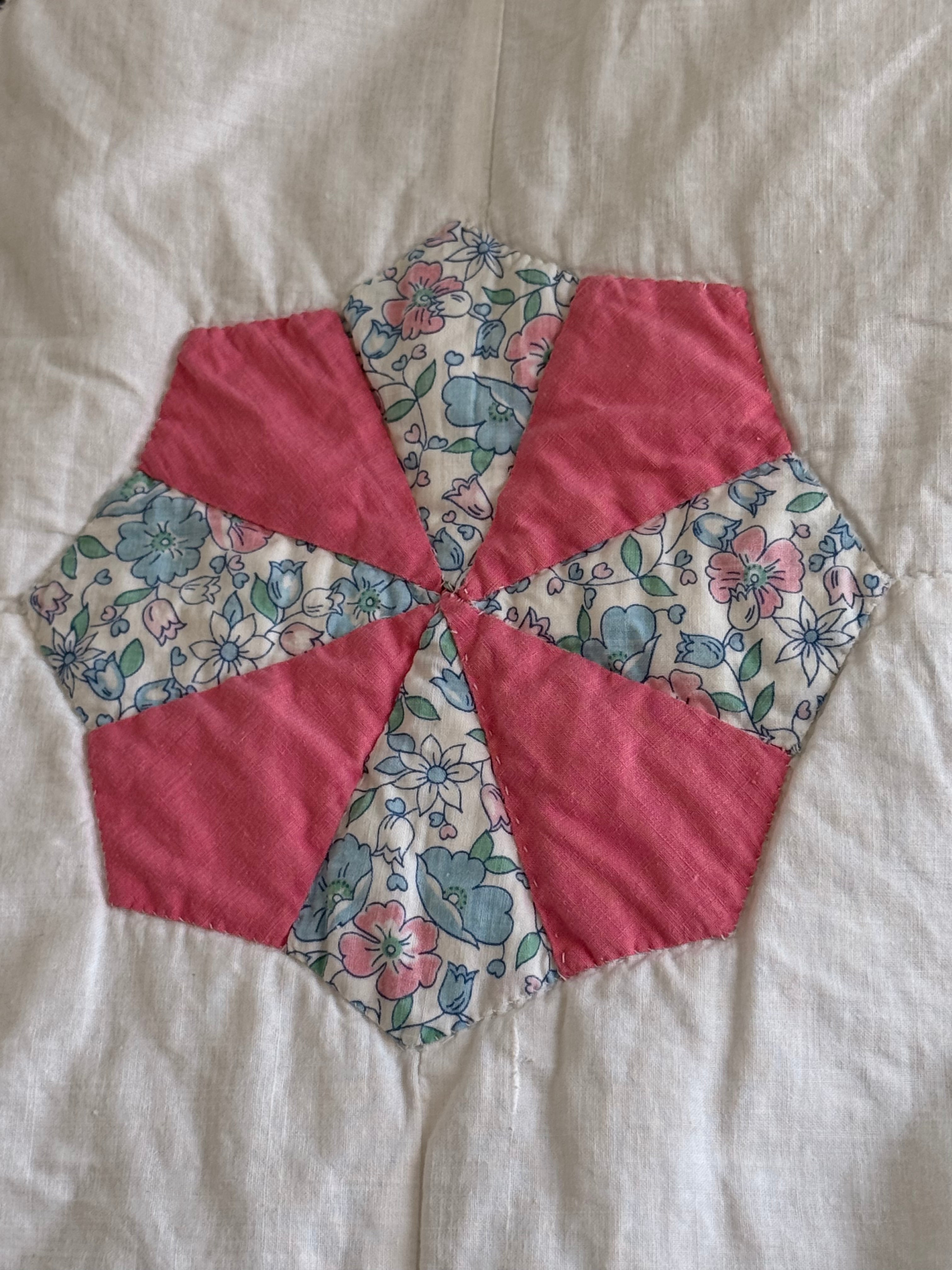 Vintage Sunny Dresden Plate Quilt